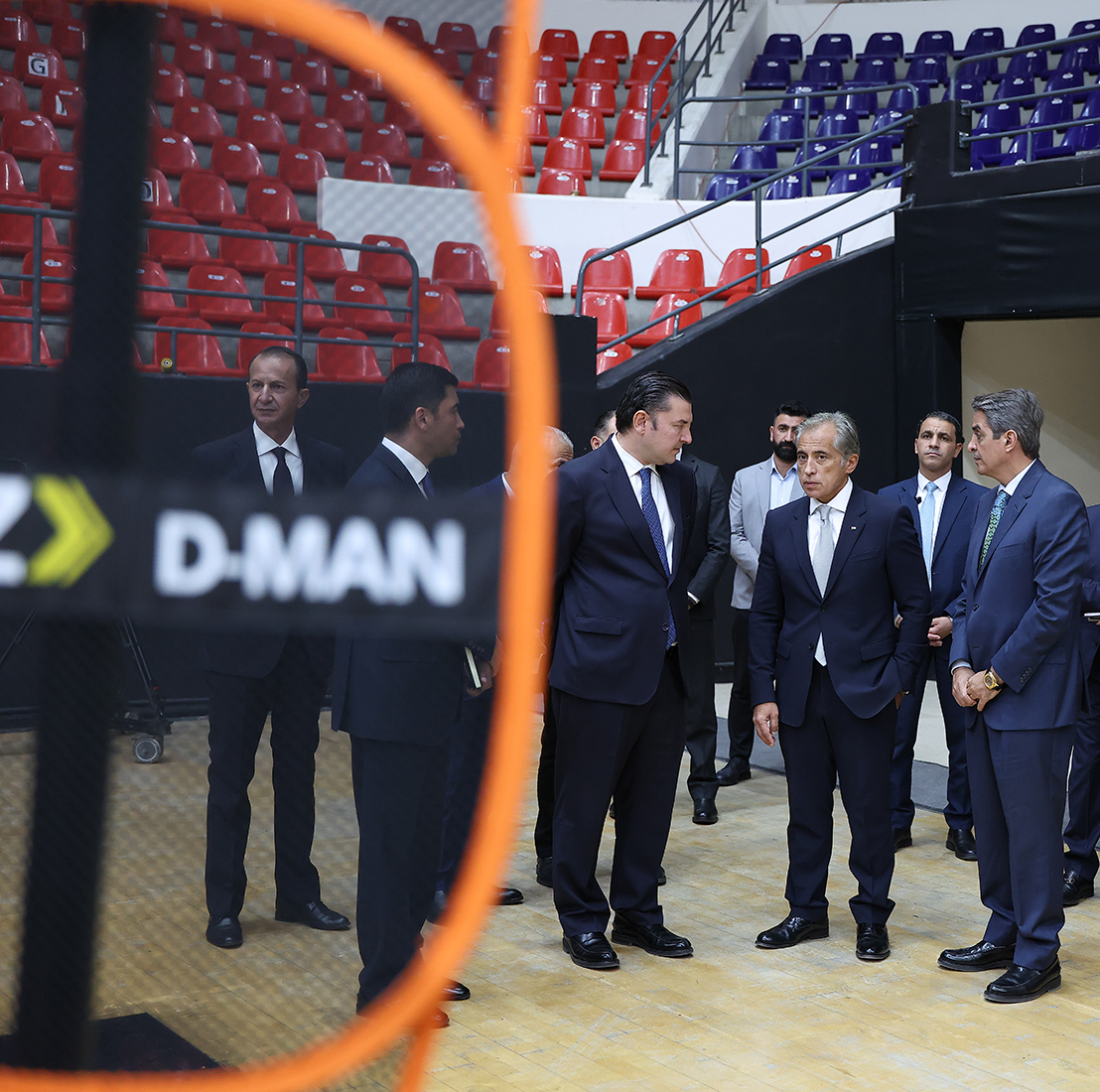   رئيس الوزراء يطلع على أعمال التحديث والتطوير الشامل للمرافق والمنشآت الرياضية في مدينة الحسين للشباب 