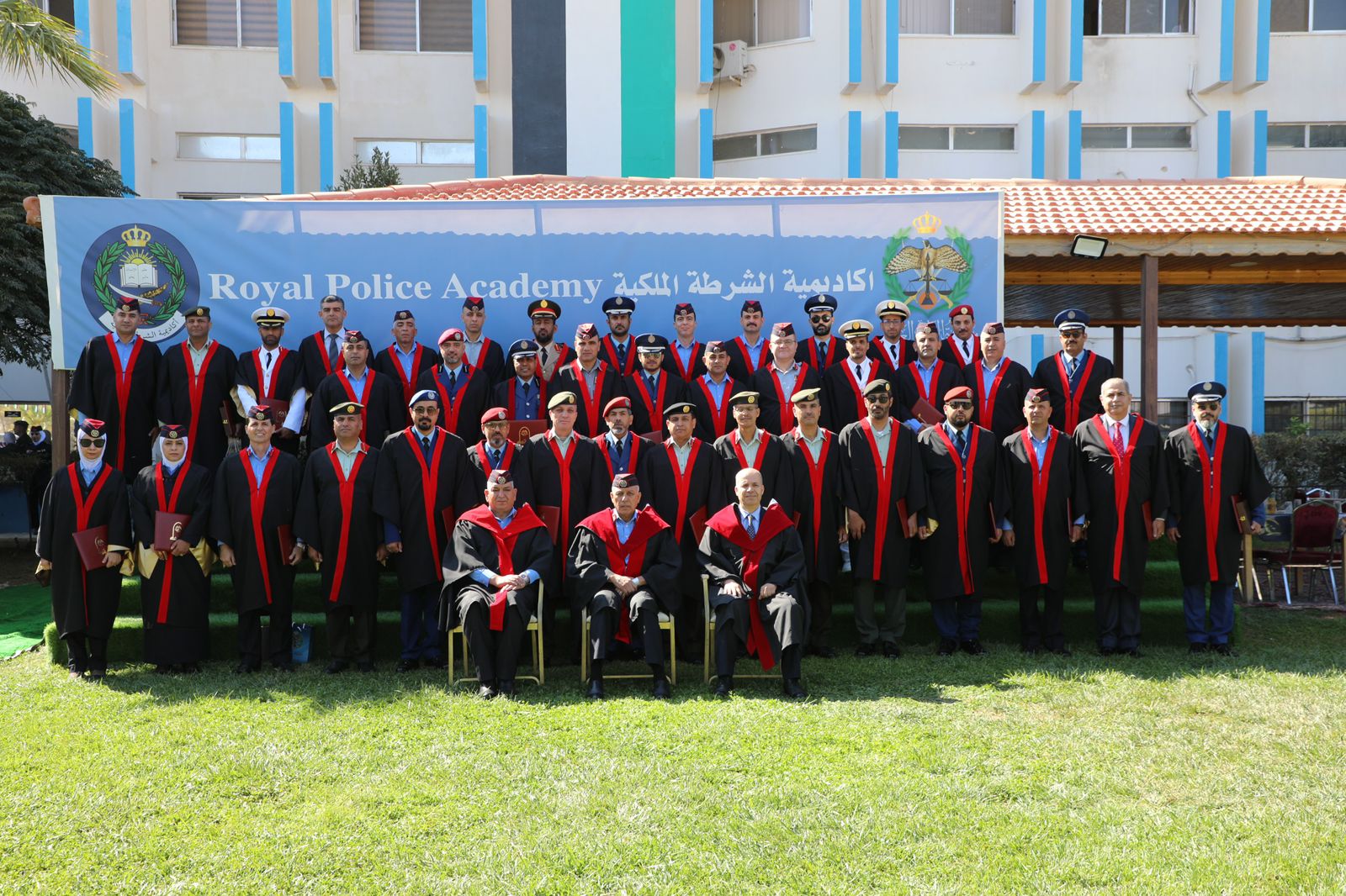 مدير الأمن العام يرعى حفل تخريج الفوج الـ20 من طلبة الماجستير في أكاديمية الشرطة