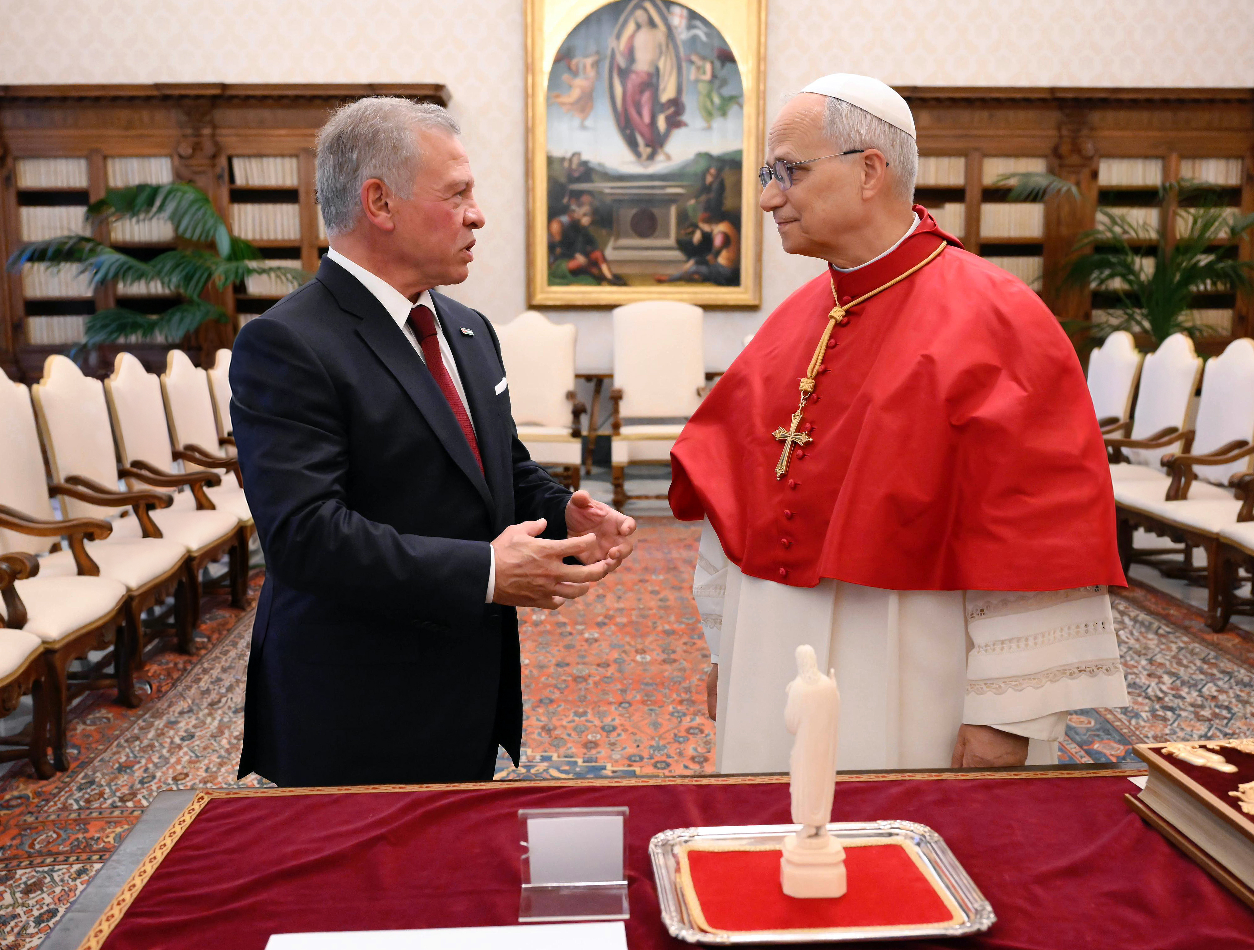 الملك والملكة يلتقيان البابا لاون الرابع عشر بالفاتيكان