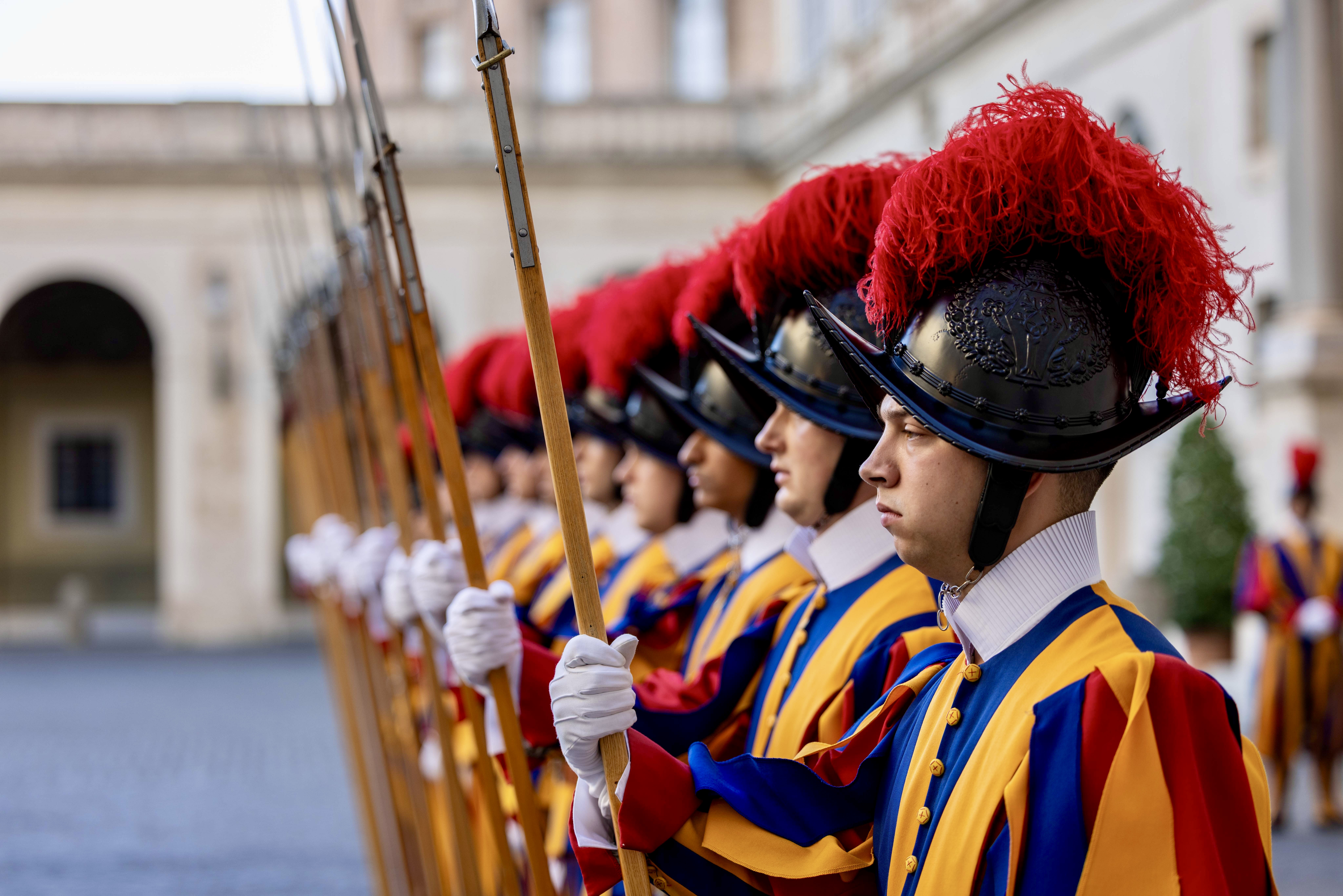 الملك والملكة يلتقيان البابا لاون الرابع عشر بالفاتيكان
