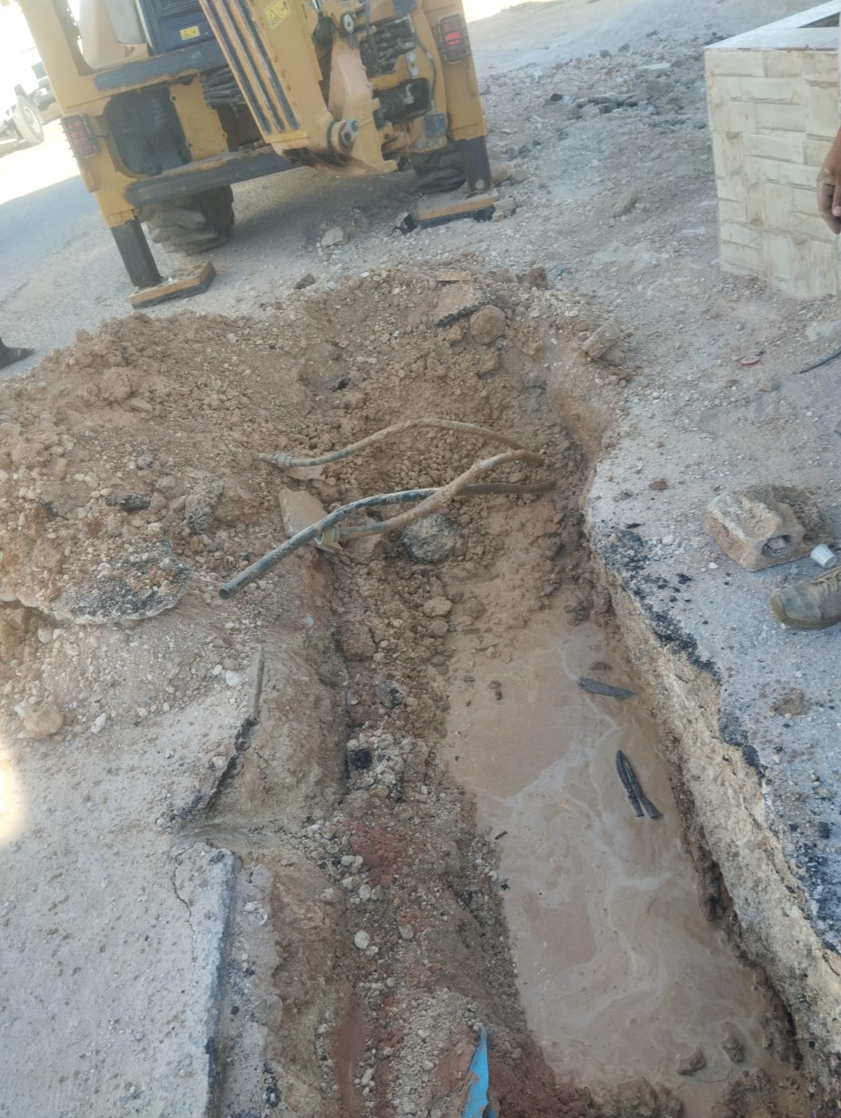 ضبط اعتداءات على خطوط مياه في عدة مناطق 