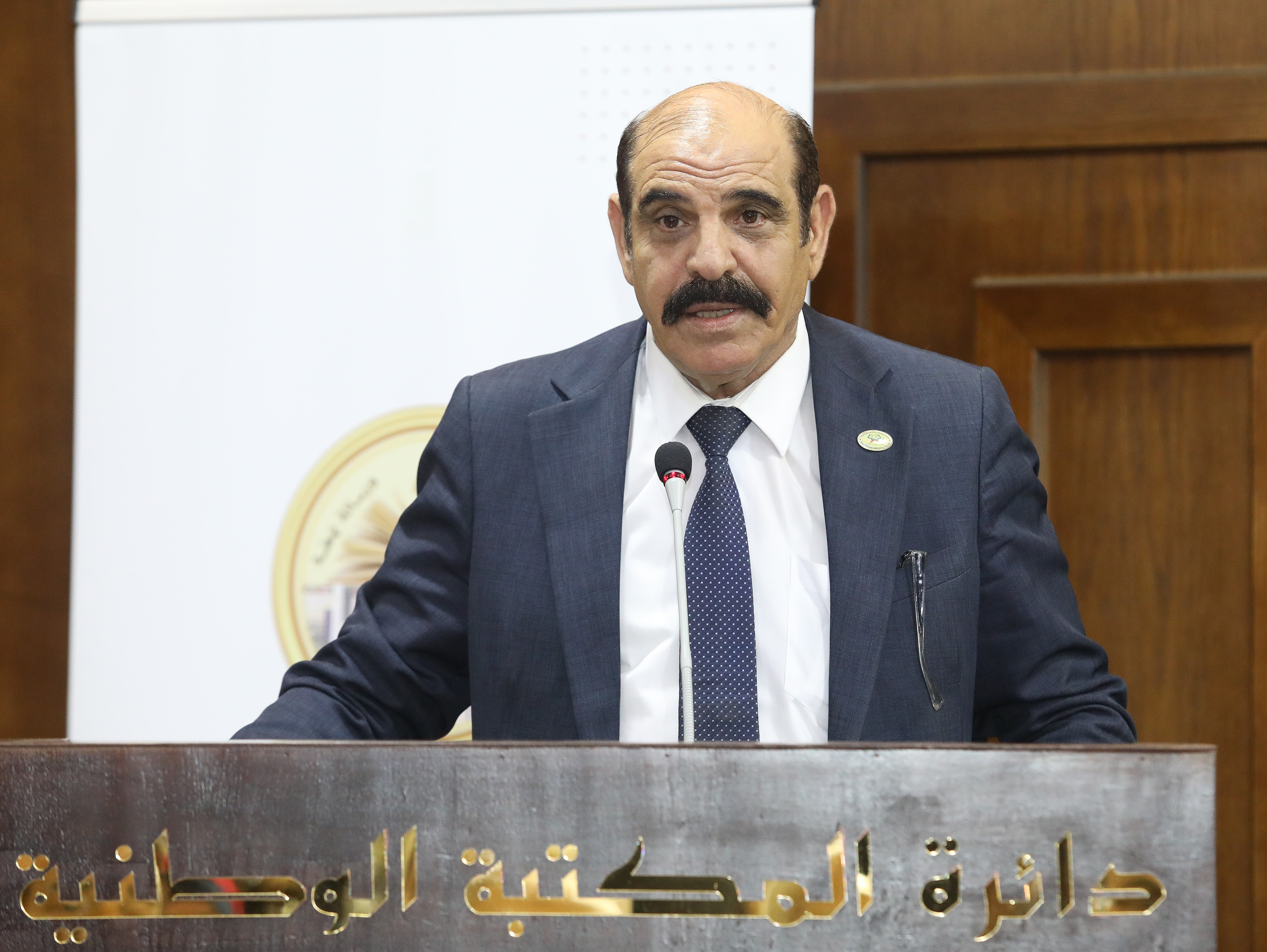 الروابدة يرعى إشهار كتاب حدثتني الشمس للأديبة شريفة الشواورة