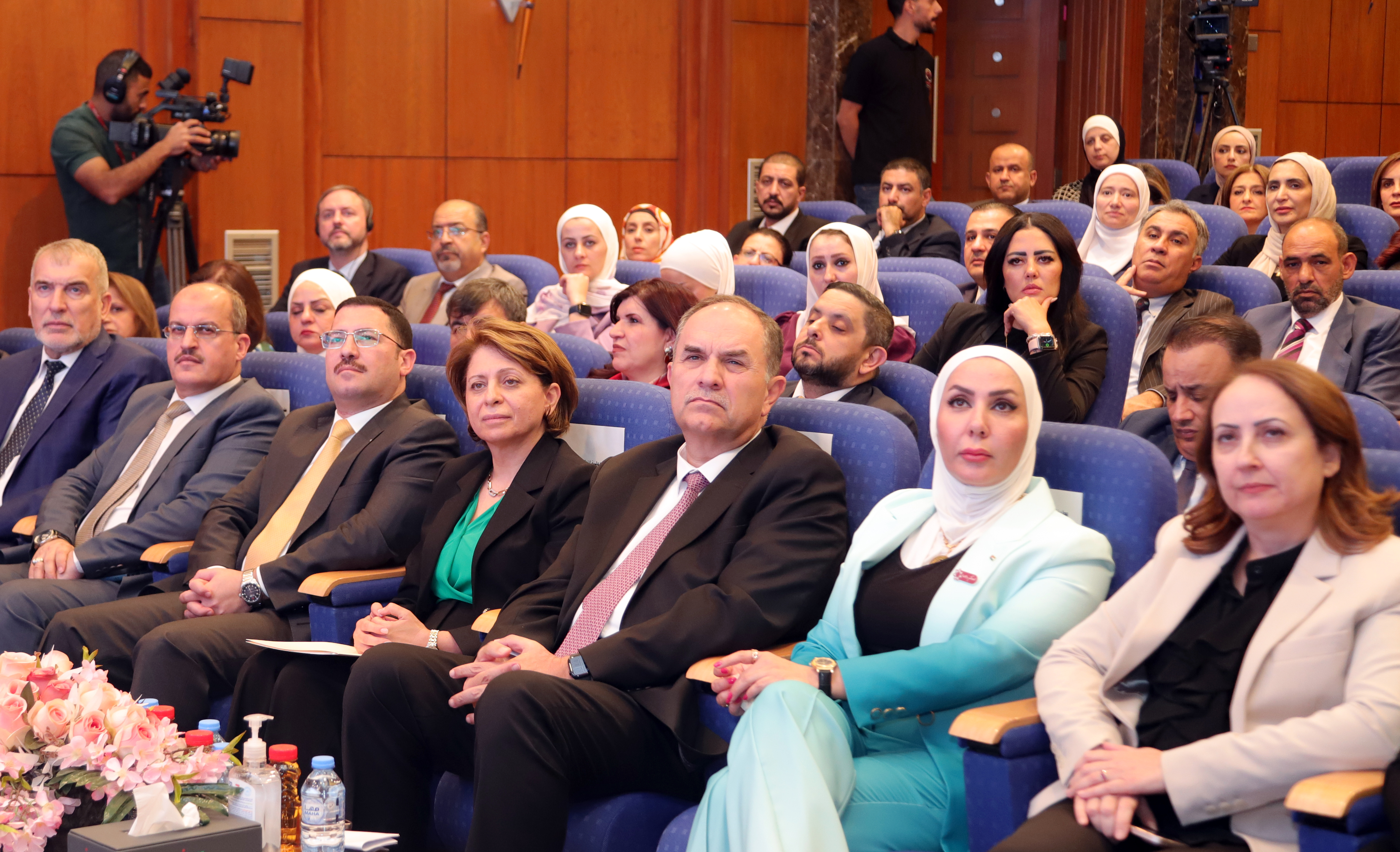 إطلاق برنامجي القيادات الحكومية المتقدمة وتأهيل المرأة القيادية 