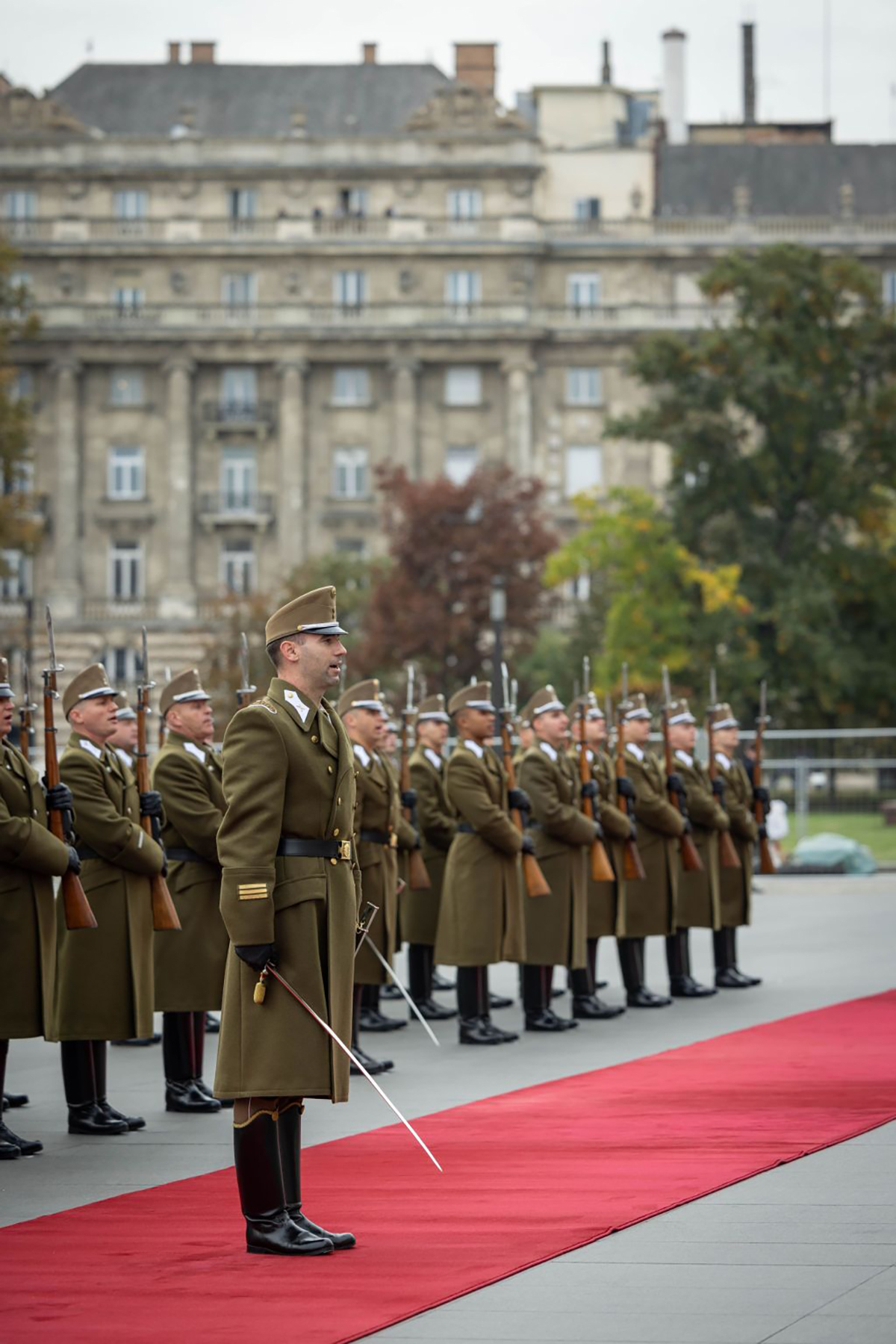  الملك ورئيس هنغاريا يؤكدان أهمية البناء على التعاون بين البلدين في مختلف المجالات 