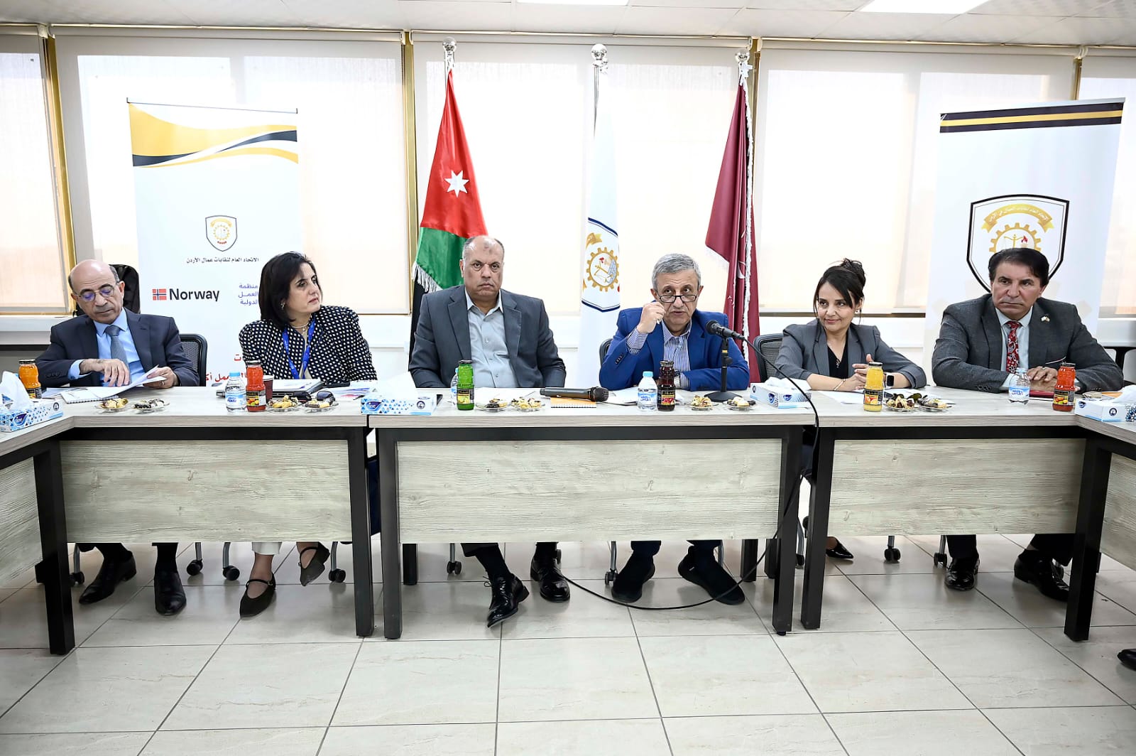 جلسة نقاشية لاتحاد العمال حول اقتصاد الرعاية