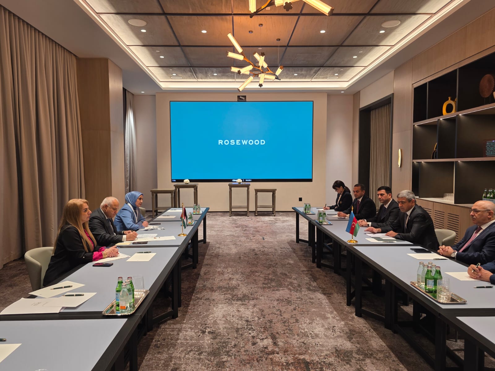 وزير العمل يلتقي نظراءه من دول عربية وإسلامية في الدوحة