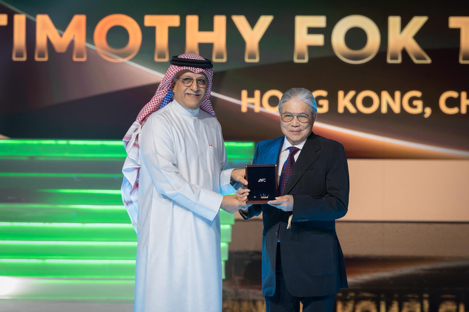 الأمير علي يحضر حفل توزيع جوائز الاتحاد الآسيوي والدوسري يظفر بجائزة أفضل لاعب