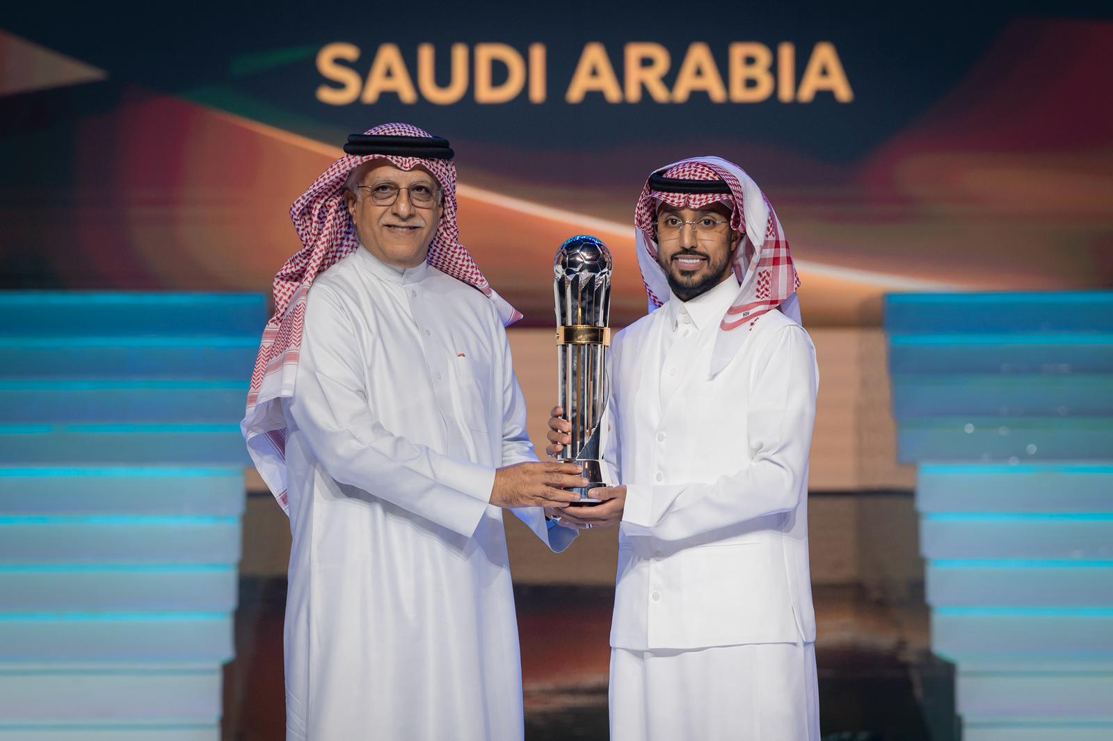 الأمير علي يحضر حفل توزيع جوائز الاتحاد الآسيوي والدوسري يظفر بجائزة أفضل لاعب