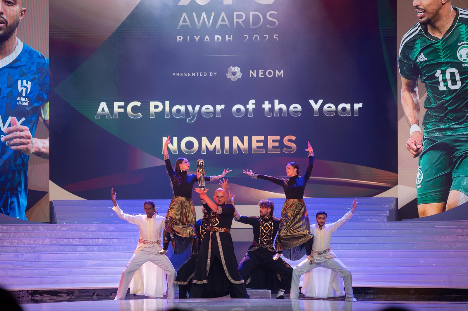الأمير علي يحضر حفل توزيع جوائز الاتحاد الآسيوي والدوسري يظفر بجائزة أفضل لاعب