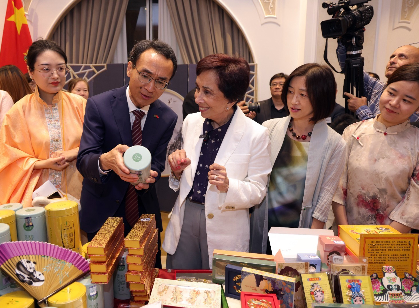 الأميرة بسمة بنت طلال ترعى فعاليات البازار الخيري السنوي للسلك الدبلوماسي في عمان 