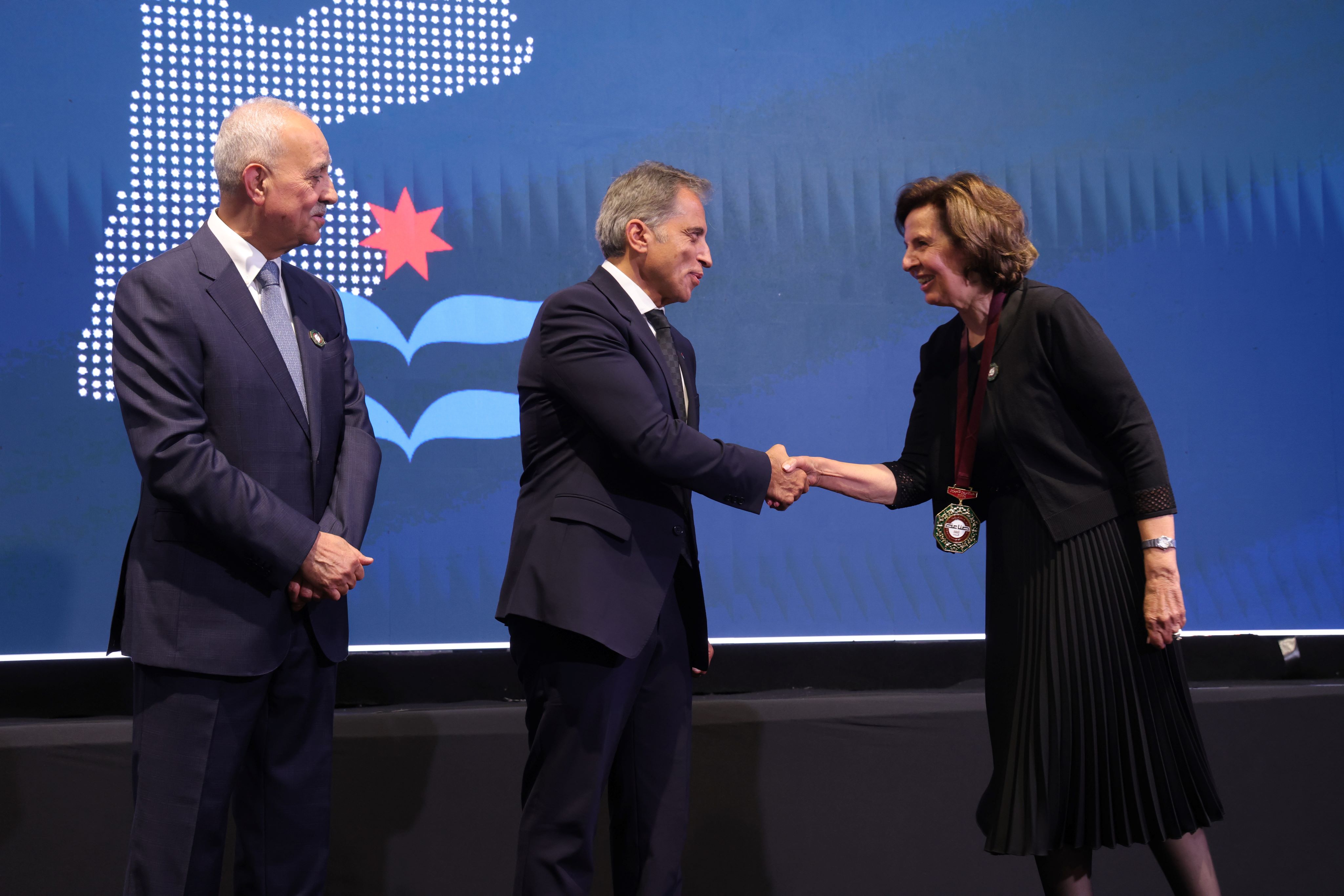 مندوبا عن الملك.. رئيس الوزراء يرعى الاحتفال بيوم الصناعة الأردنية