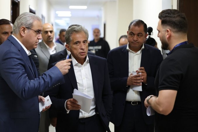 رئيس الوزراء يوجّه لتطوير مخطَّط تنموي شمولي للأزرق وعدم تفويت الفرصة أمامها لتكون مركزاً بيئياً سياحياً جاذباً من محميَّة الشومري والمحمية المائية إلى جانب المسطحات المائيَّة التي يجري العمل على تطويرها 