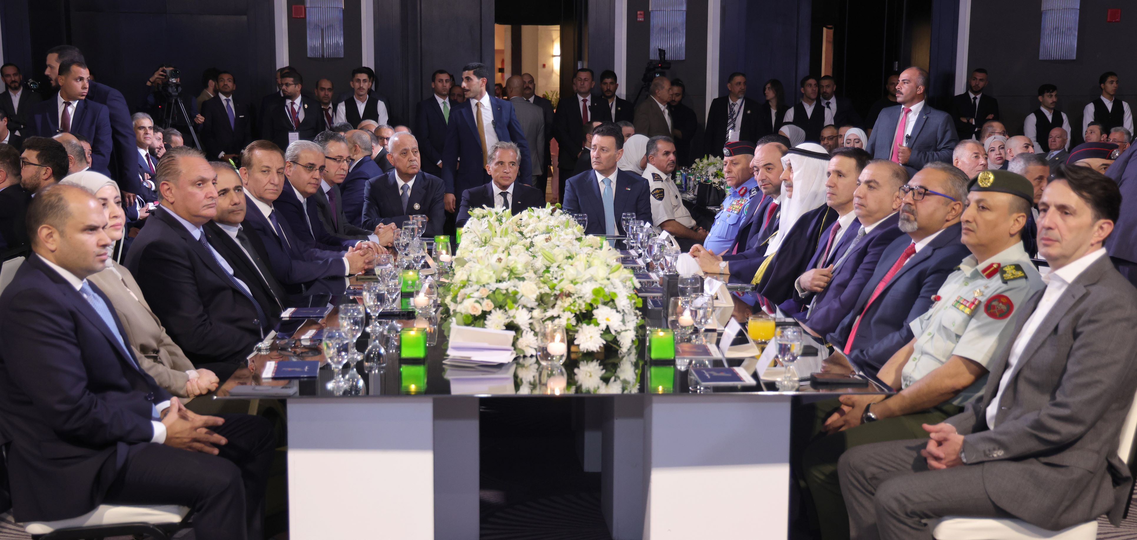 مندوبا عن الملك.. رئيس الوزراء يرعى الاحتفال بيوم الصناعة الأردنية