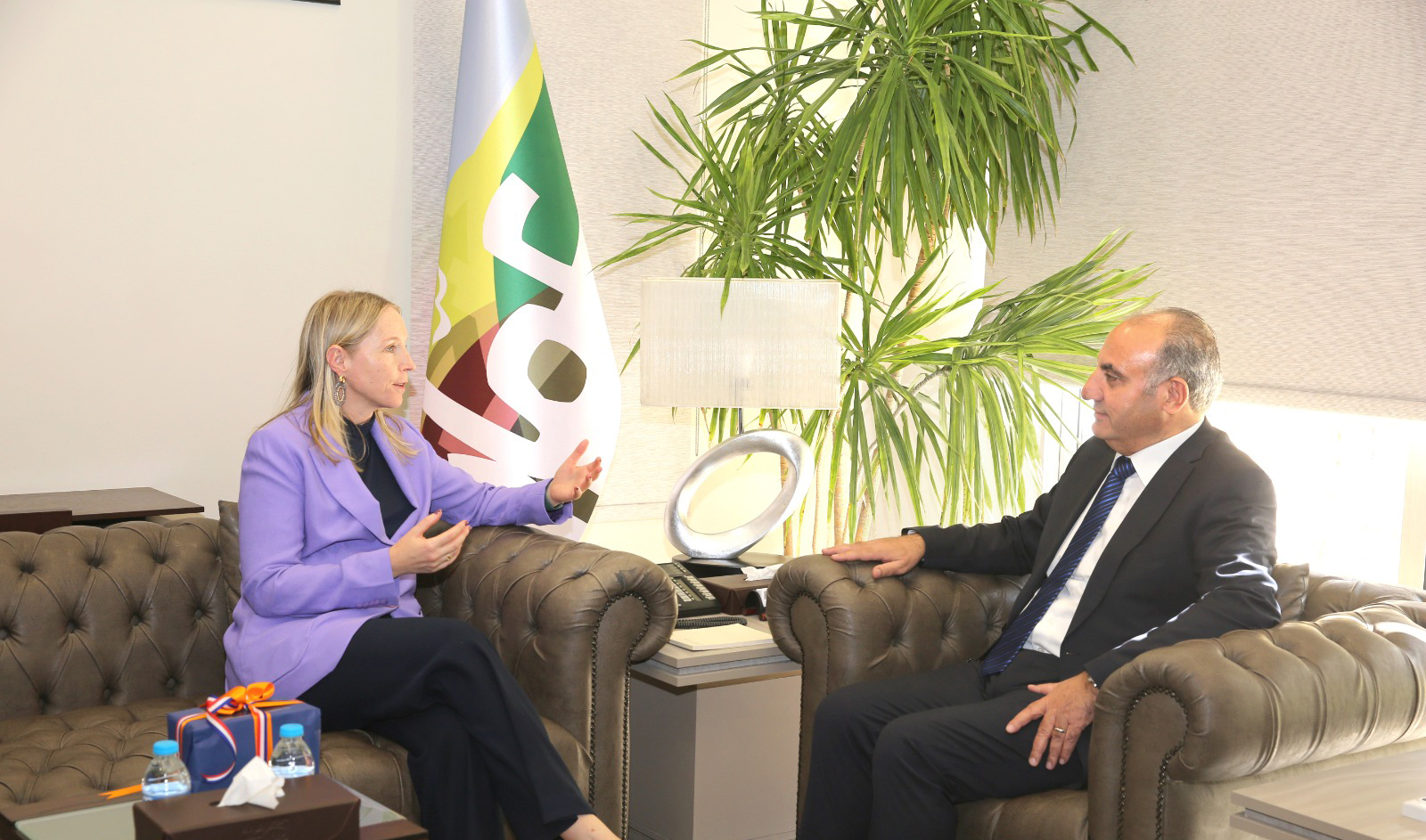 رئيس لجنة أمانة عمان يلتقي السفيرة الهولندية