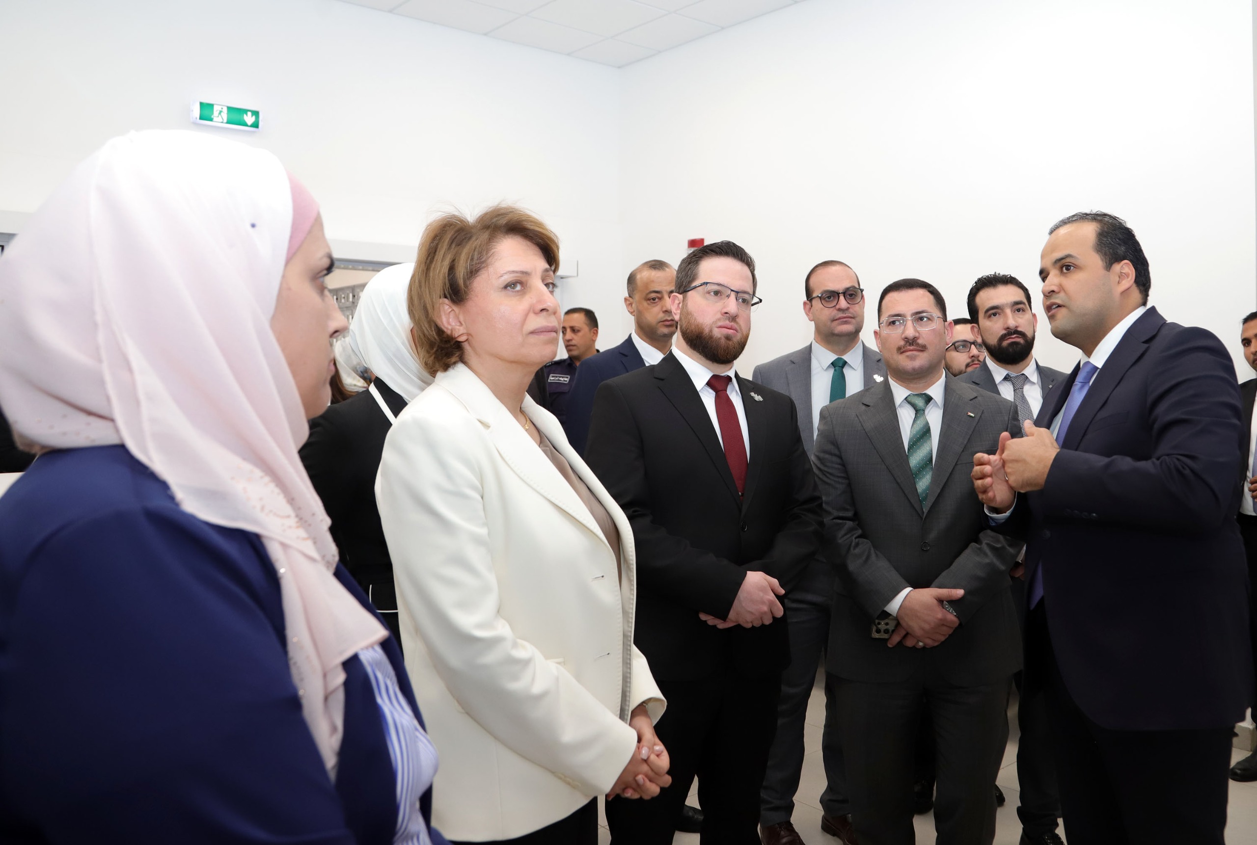 الإدارة العامة ومركز الخدمات الشامل يعرضان إنجازاتهما لوفد وزارة التنمية الإدارية السوري