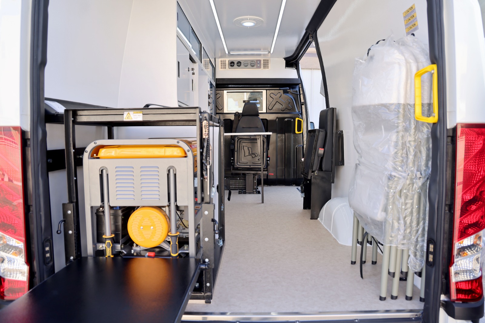 الحنيطي يزور عدد من تشكيلات القوات المسلحة ويشيد بكفاءتها