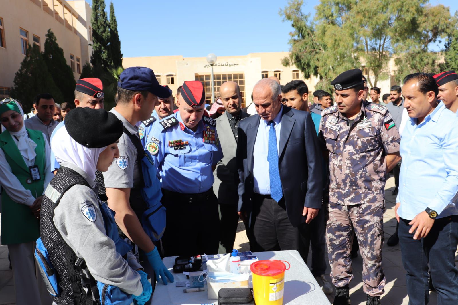 شرطة معان تنفذ يوما توعويا لطلبة جامعة الحسين بن طلال