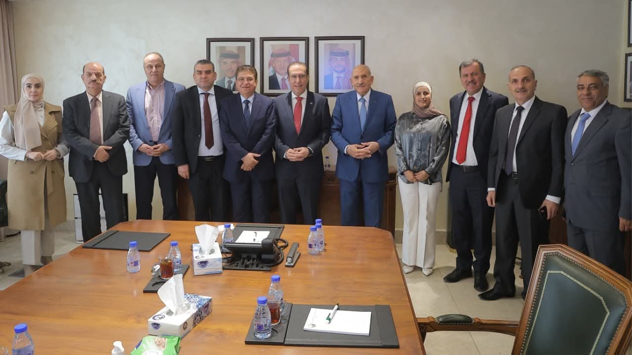 الميثاق النيابية تطلع على الأداء في شركة مناجم الفوسفات