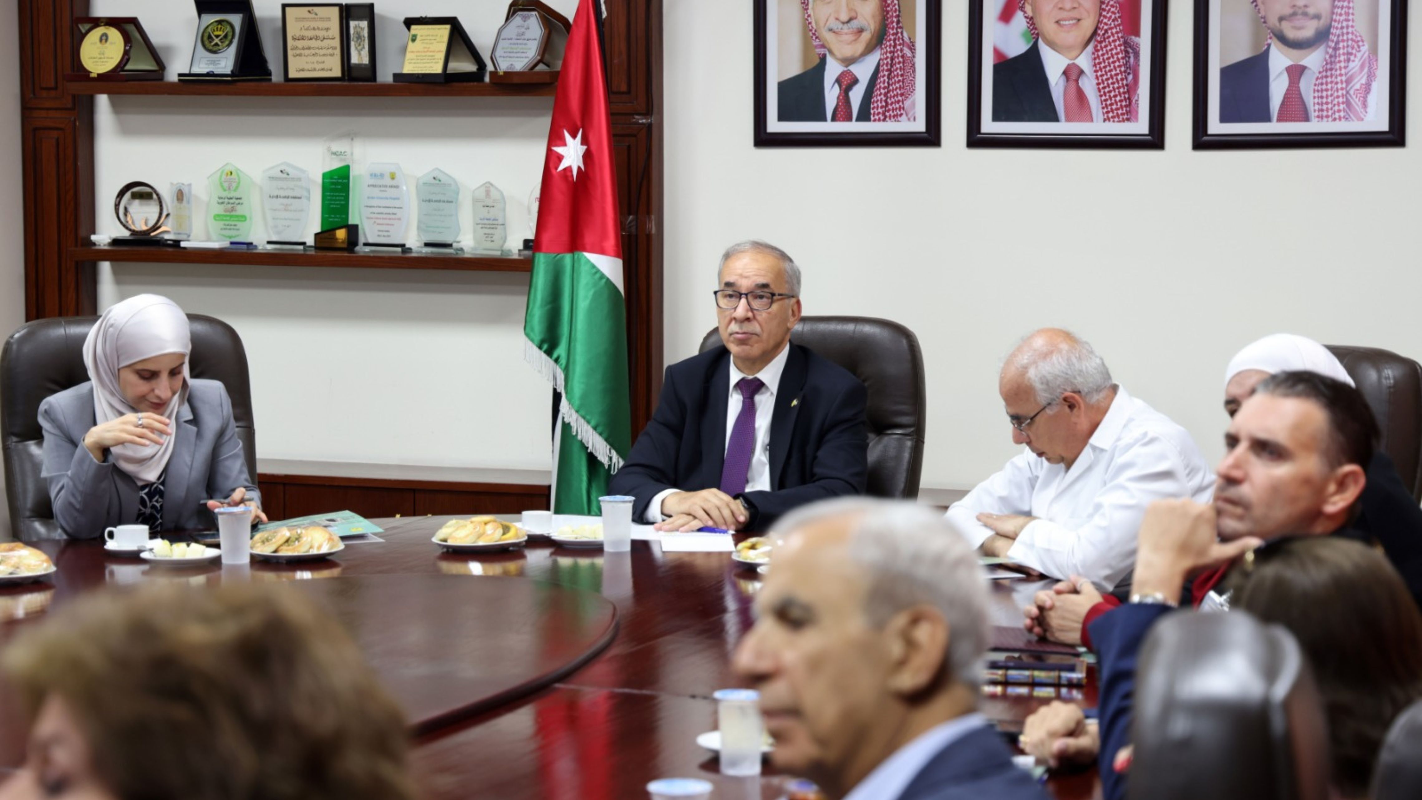 وفد من الروتاري الدولي يطلع على سير عمل مشروع محاربة فقدان البصر