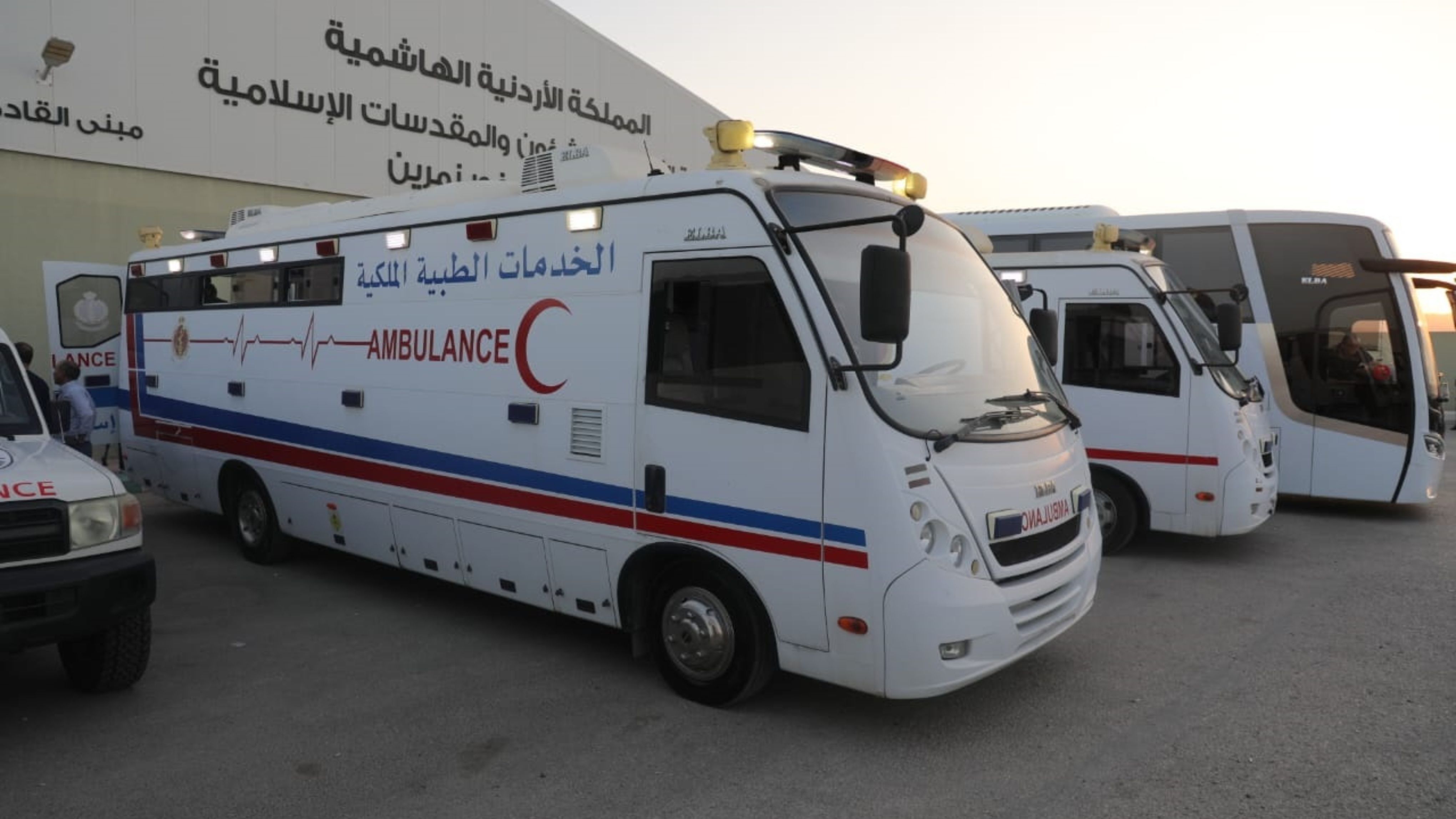 القوات المسلحة تجلي الدفعة 13 من أطفال غزة المرضى للعلاج في الأردن