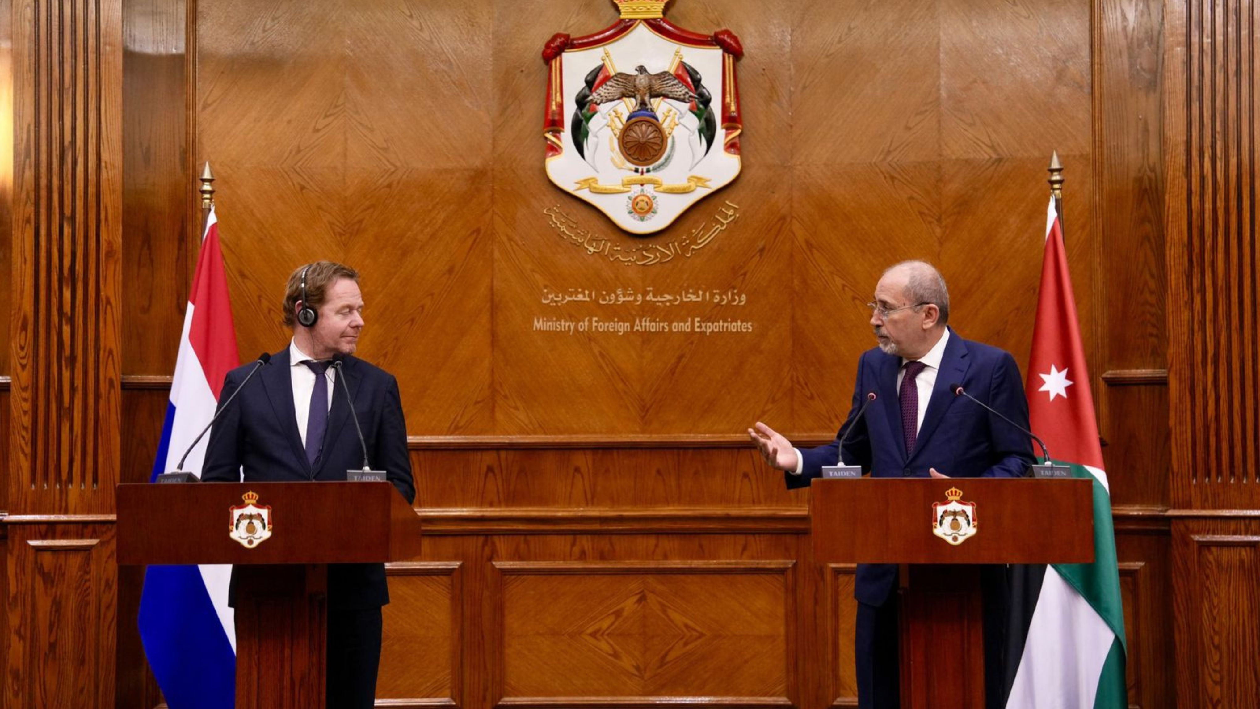 وزير الخارجية يلتقي نظيره الهولندي