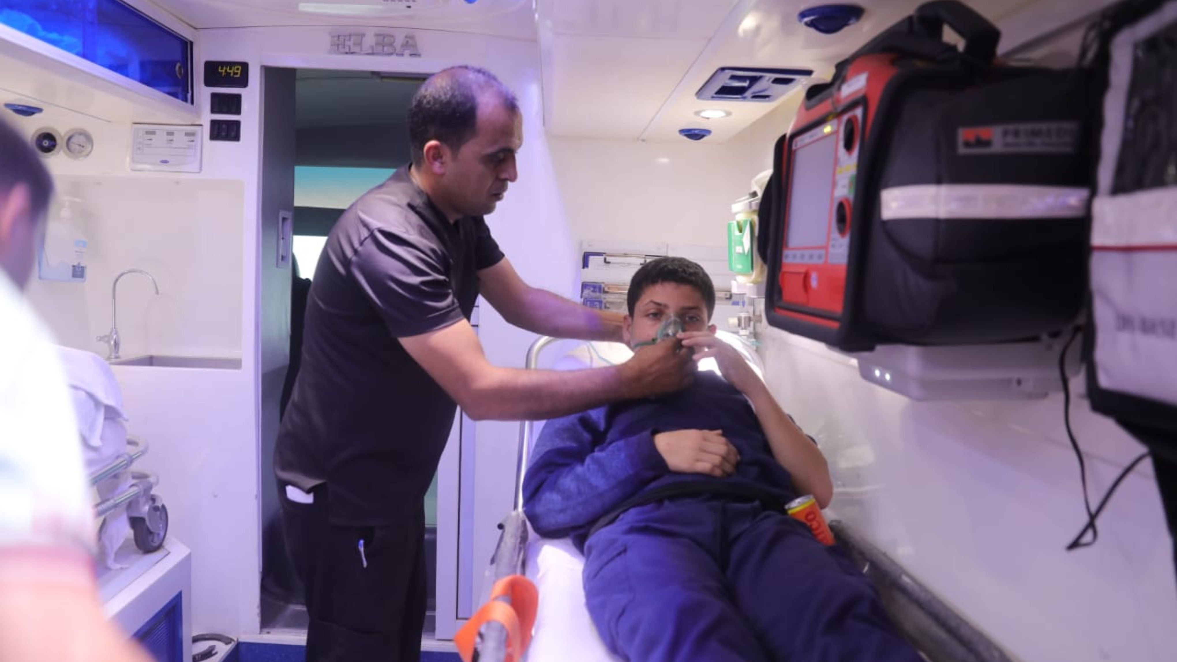 القوات المسلحة تجلي الدفعة 13 من أطفال غزة المرضى للعلاج في الأردن