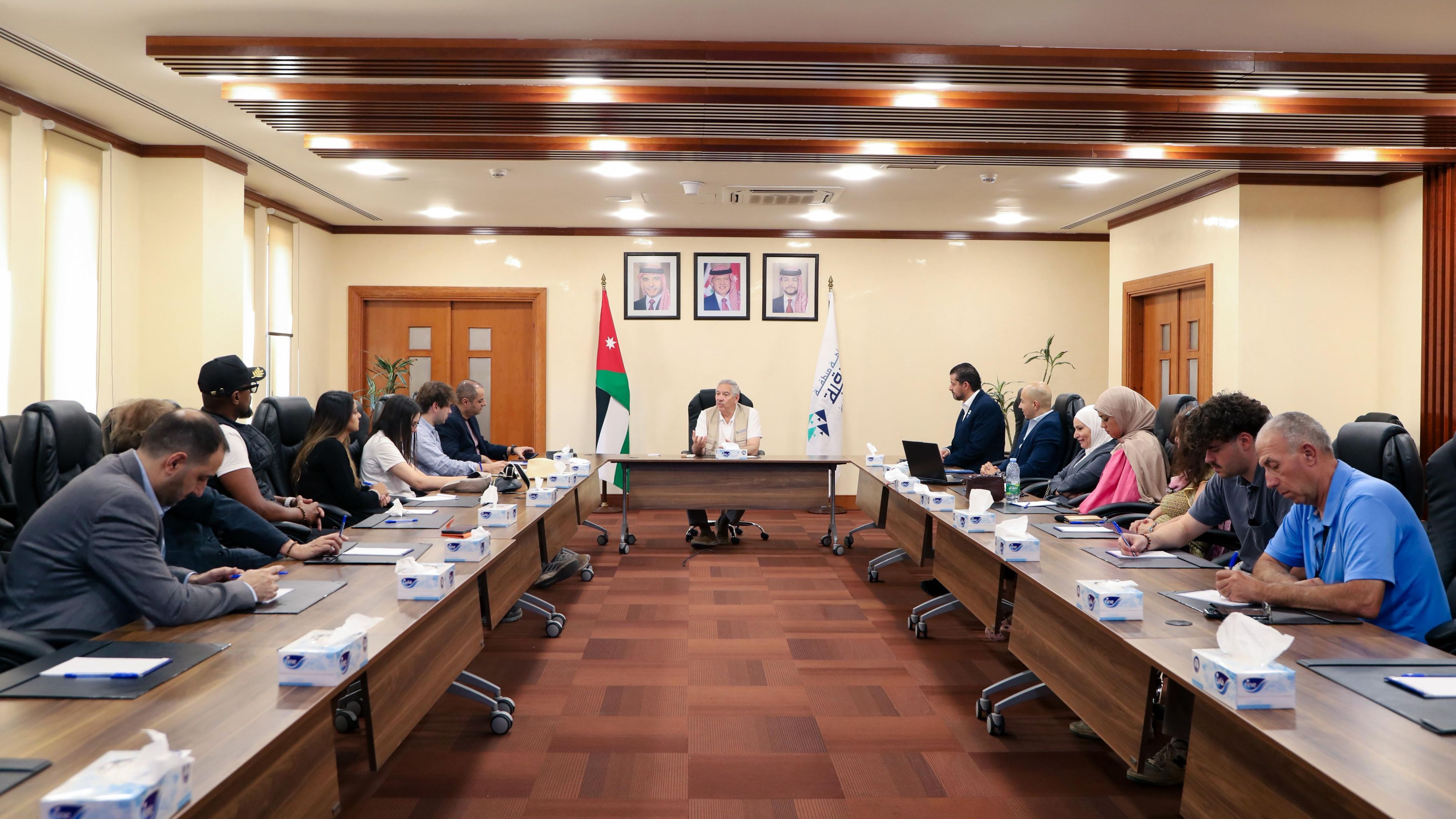 رئيس العقبة الخاصة يلتقي وفدًا اعلاميًا بريطانيًا