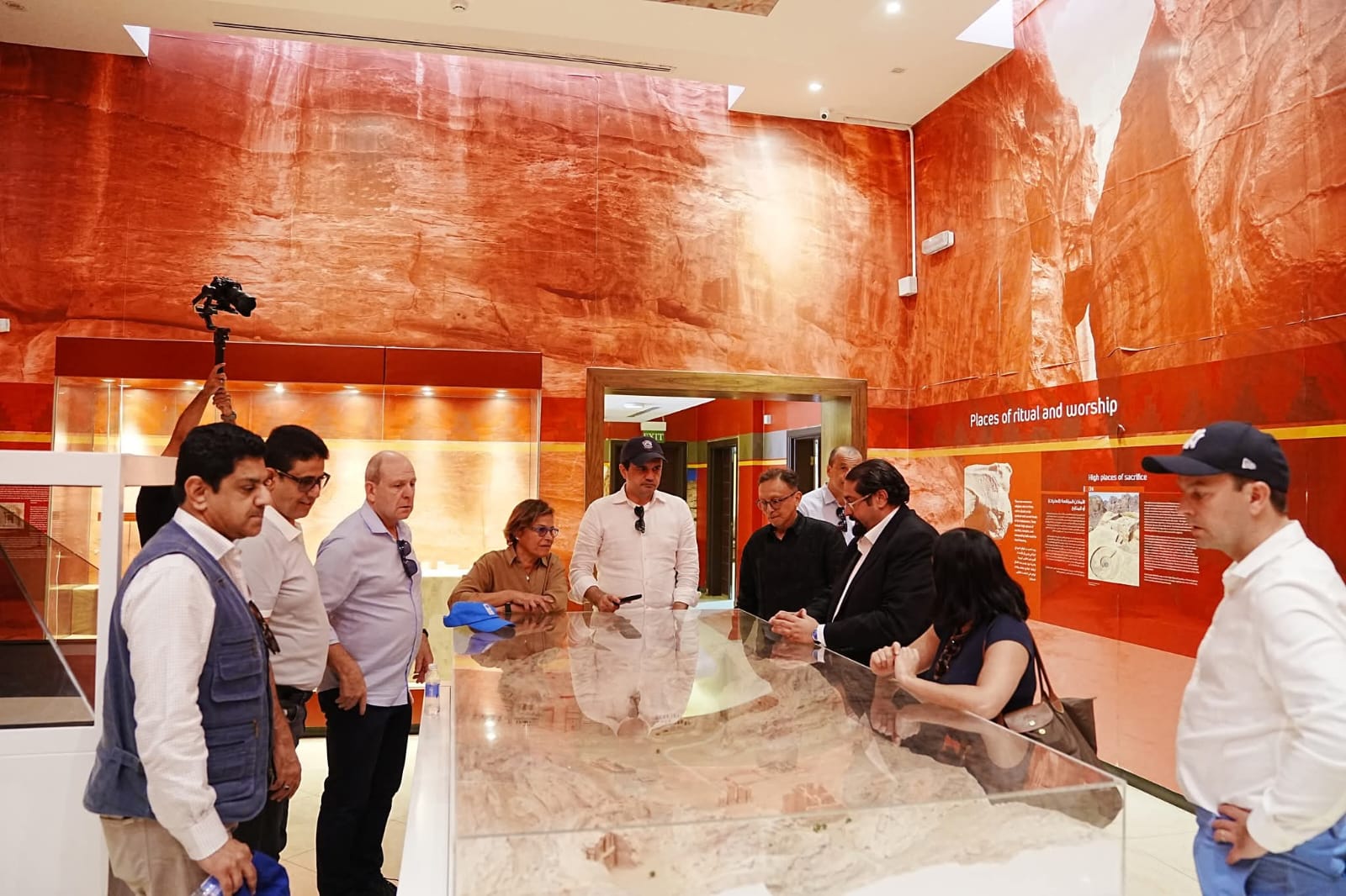 وفد من المجلس التنفيذي لبرامج الأمم المتحدة يزور البترا