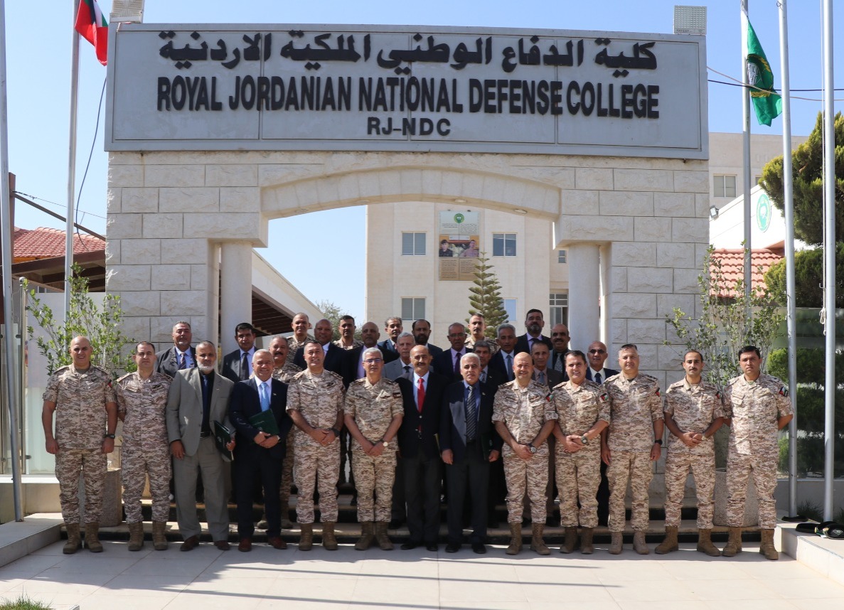 اختتام فعاليات برنامج الدراسات الموازية لمحاضري مادة العلوم العسكرية