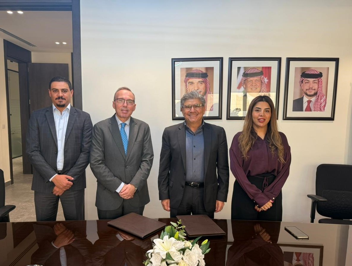 اتفاقية بين الحسين للأعمال ومجموعة مختبرات PMLAB الطبية