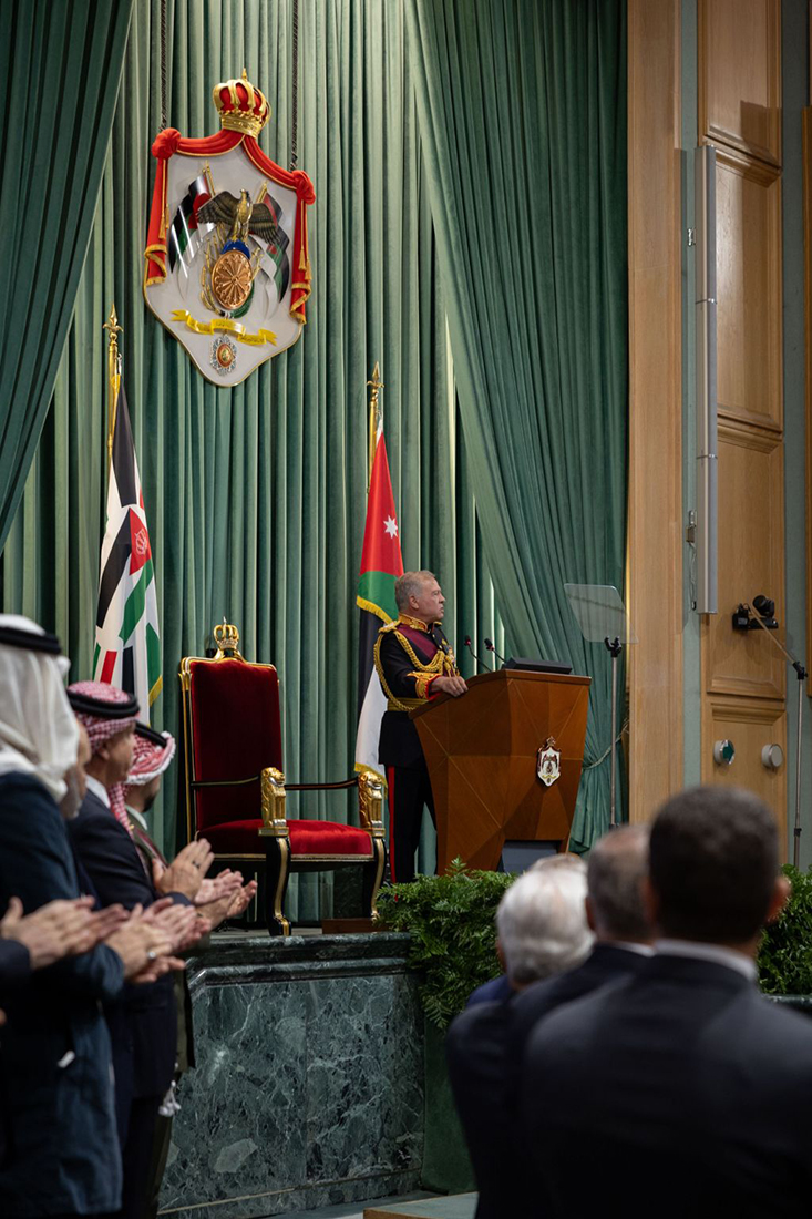  الملك يلقي خطاب العرش في افتتاح الدورة العادية الثانية لمجلس الأمة العشرين