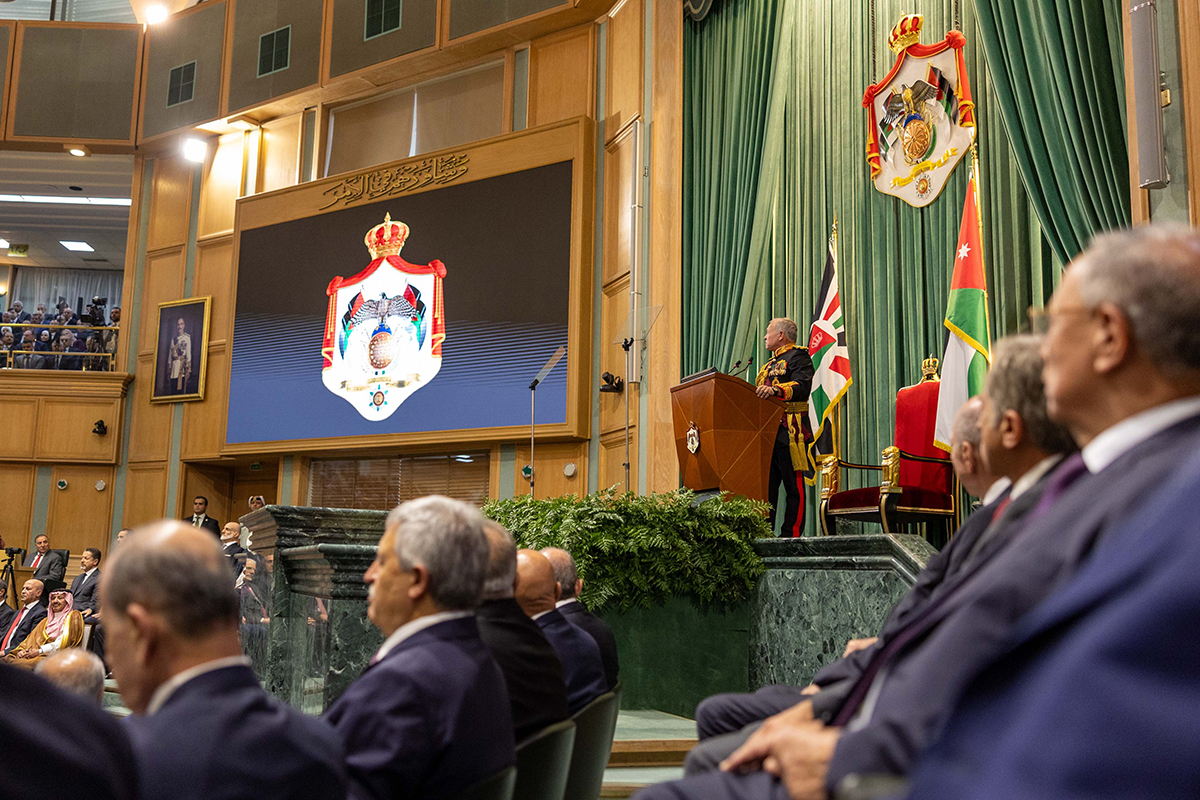  الملك يلقي خطاب العرش في افتتاح الدورة العادية الثانية لمجلس الأمة العشرين