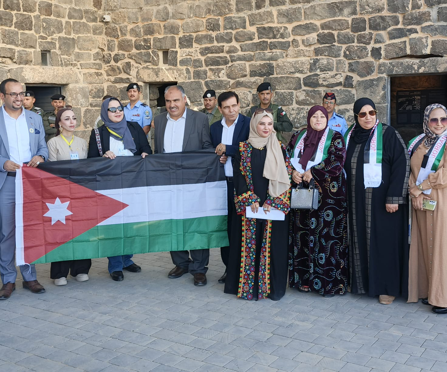 انطلاق مخيم شباب دولي في أم الجمال