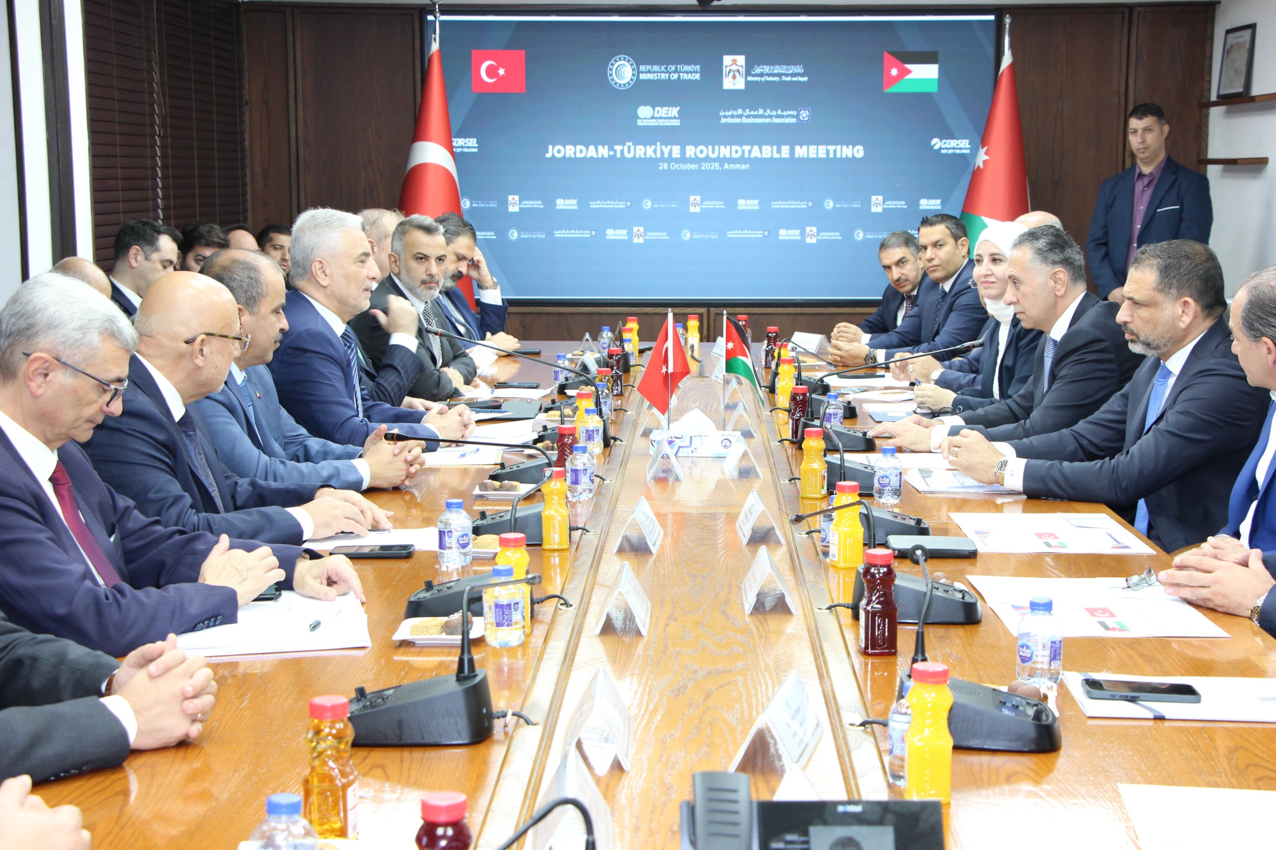 وزير الصناعة يدعو رجال الأعمال والمستثمرين الأتراك للاستفادة من الفرص الأردنية