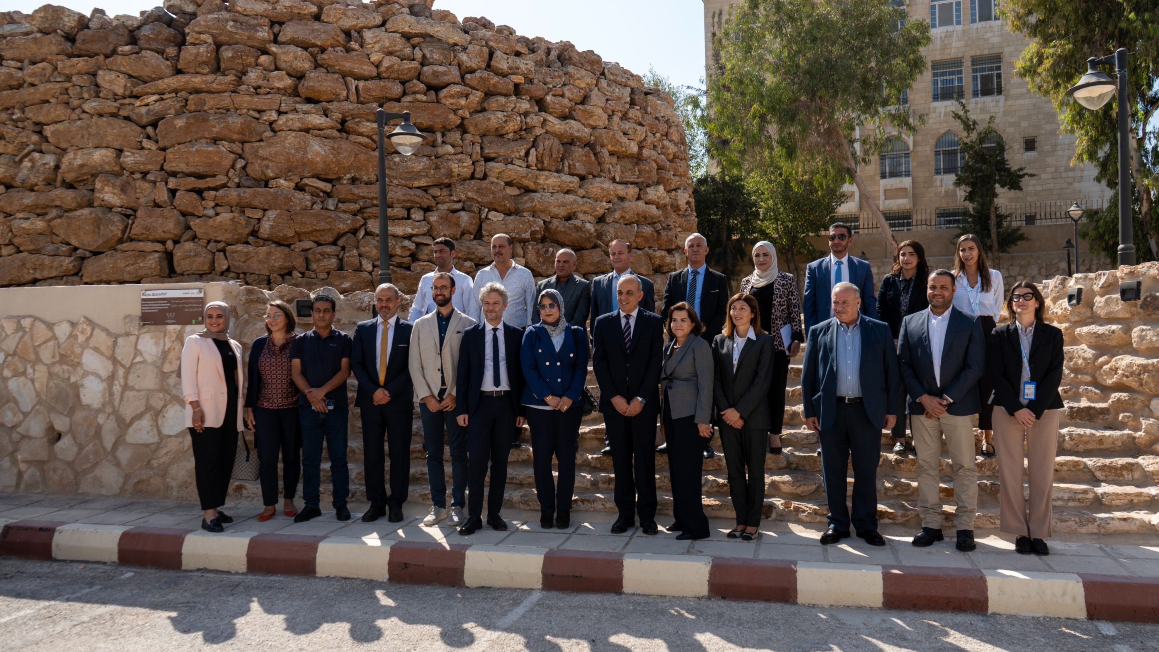 وزير السياحة يبحث مع شركاء مشروع قيفت سبل تطوير التدريب المهني في القطاع  