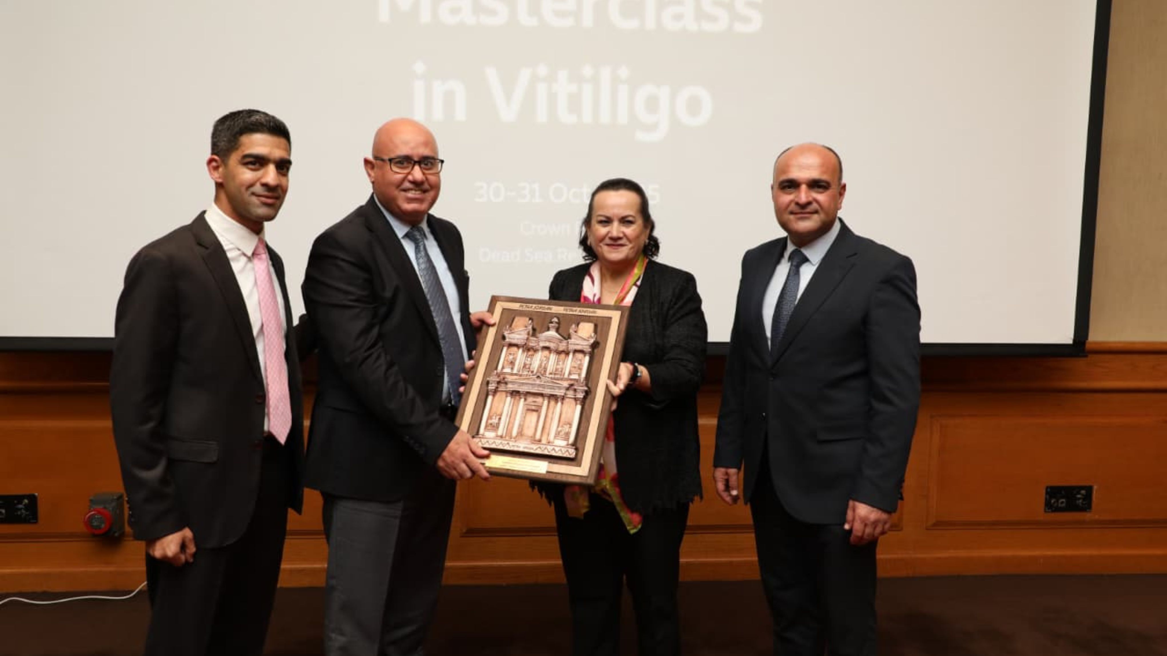 الأميرة سناء عاصم تفتتح فعالية علمية حول الأمراض الجلدية  