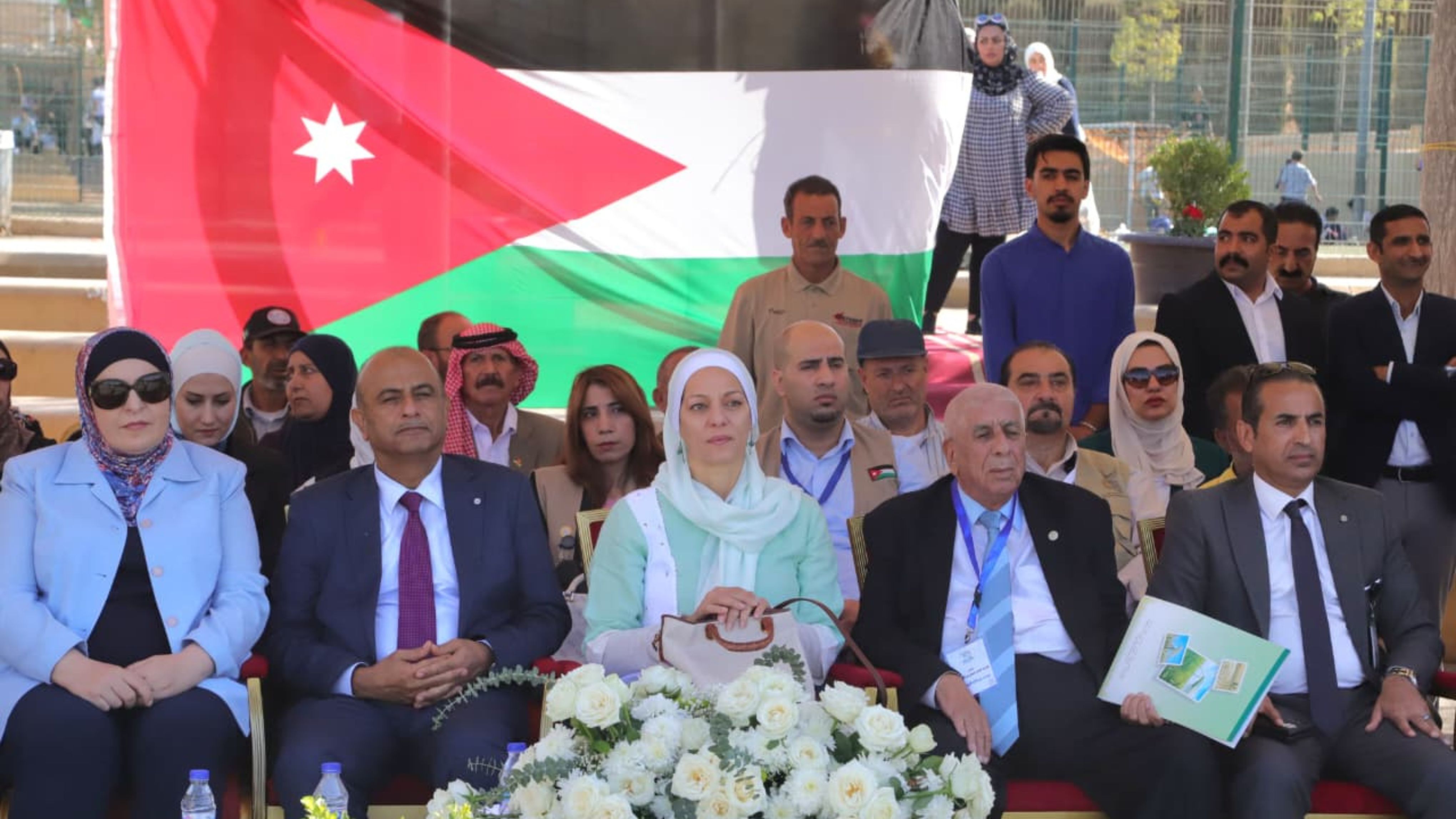 انطلاق بازار المزارع لدعم المزارعين والمرأة الريفية في حدائق الملك عبدالله الثاني