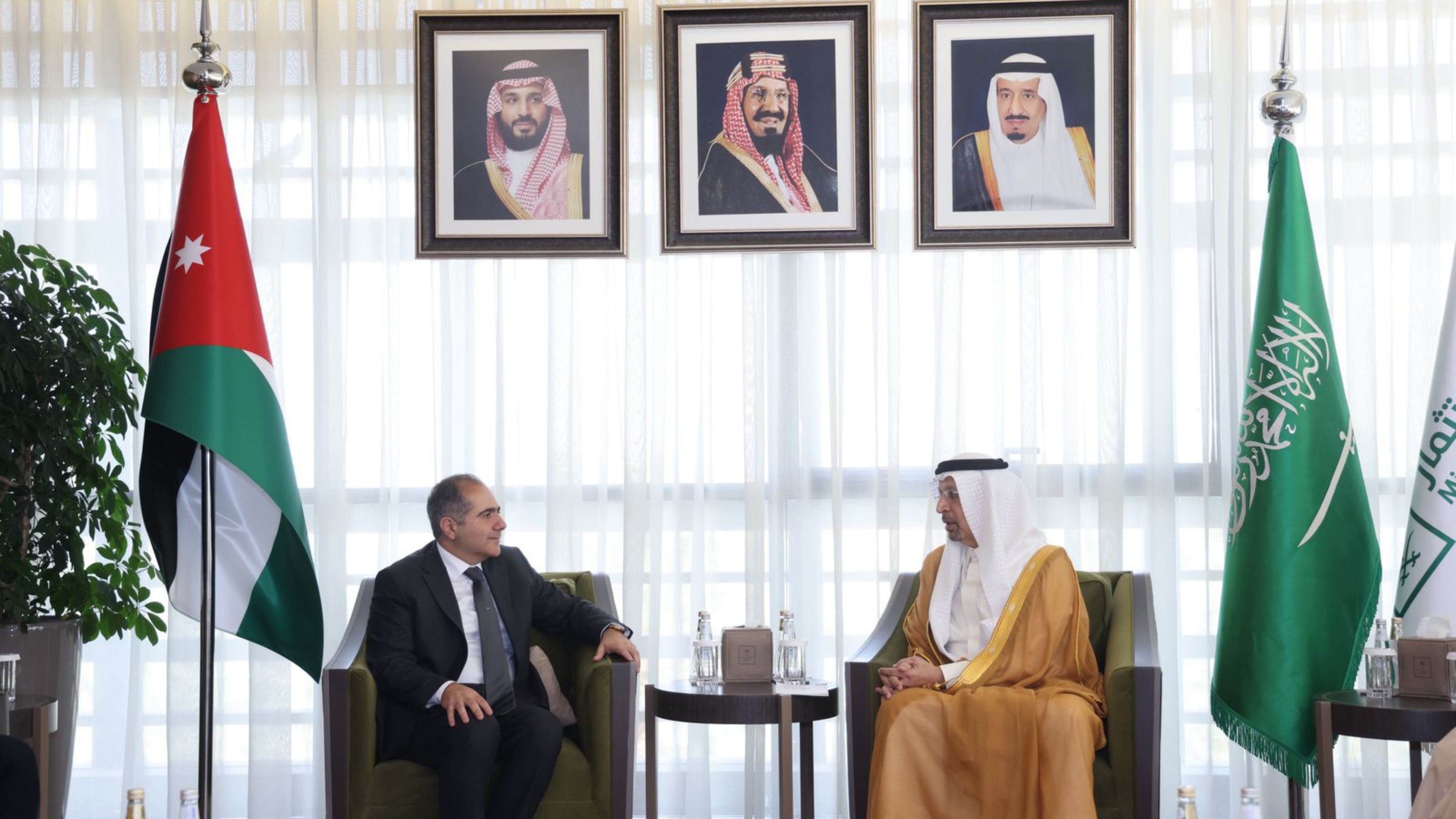 الأردن والسعودية توقّعان اتفاقية استثمارية