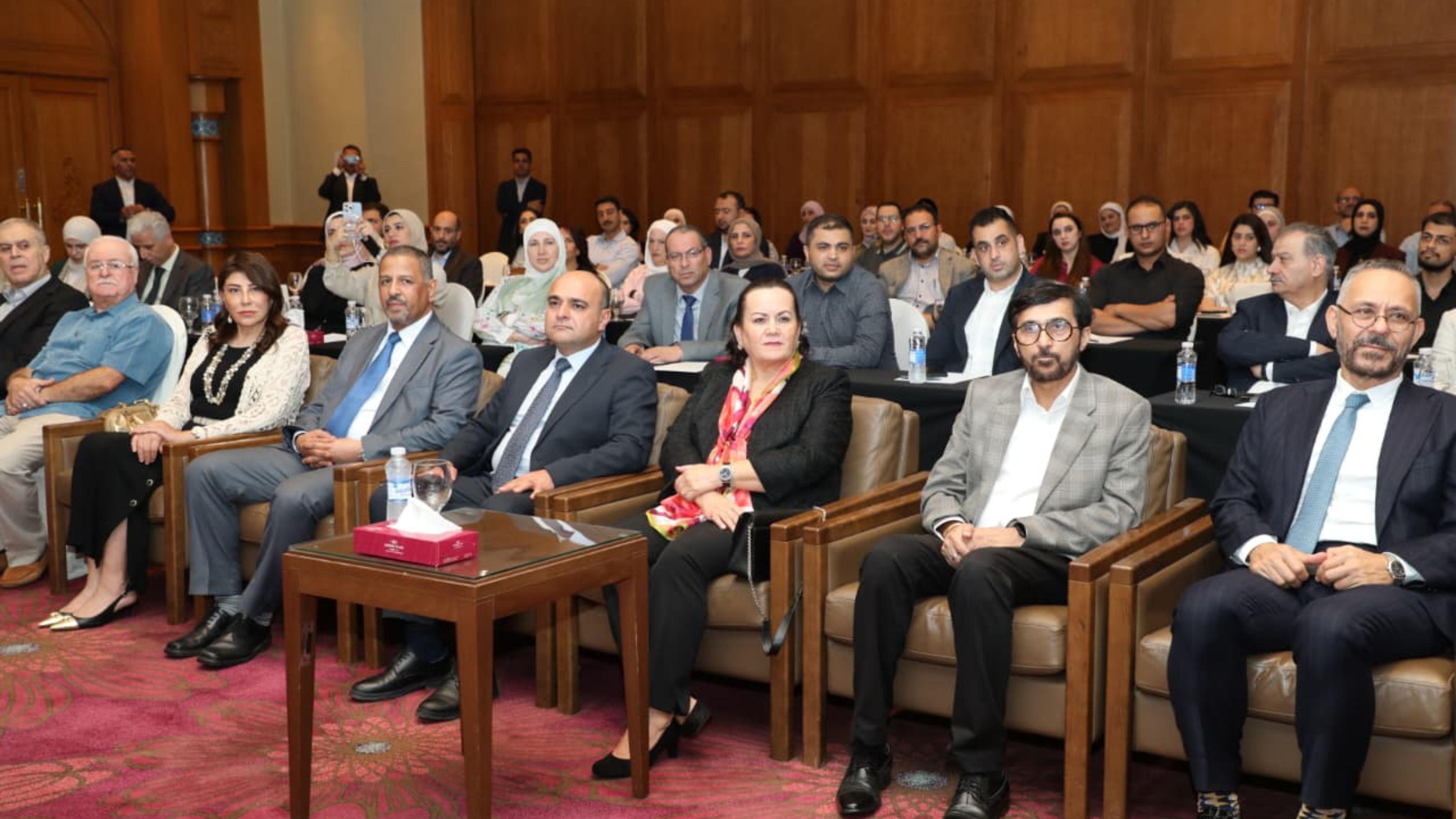 الأميرة سناء عاصم تفتتح فعالية علمية حول الأمراض الجلدية  