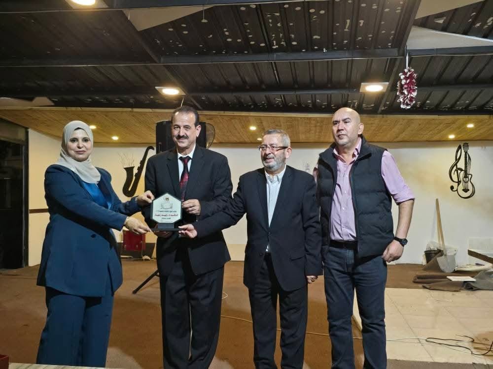 توقيع رواية بعنوان مختلفة يليق بك أن تكوني أنثى في نادي الفنانين بإربد