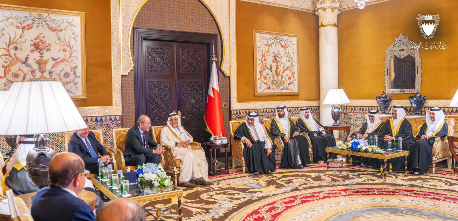 ولي العهد البحريني يستقبل رؤساء الوفود العربية المشاركة بحوار المنامة