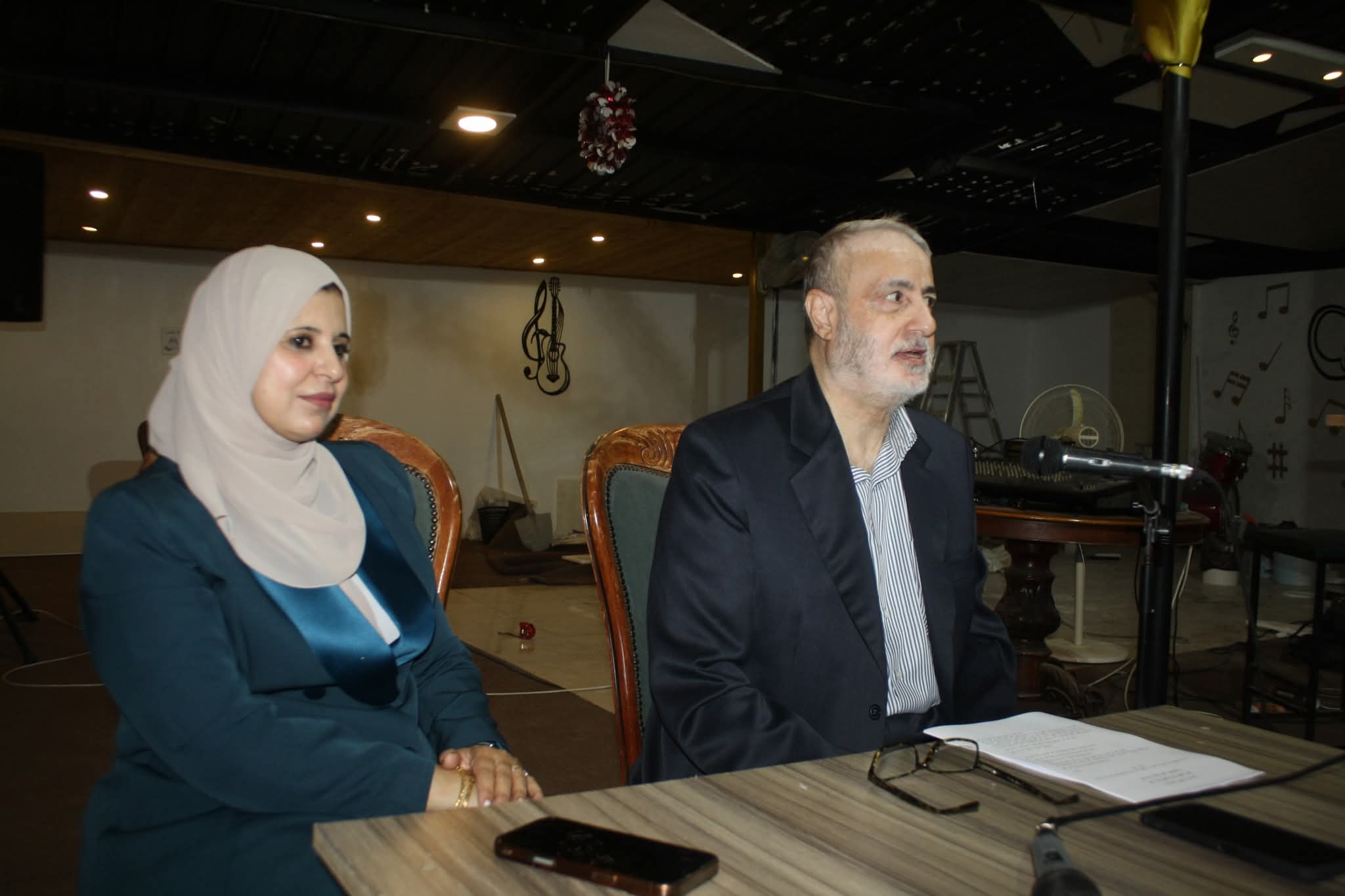 توقيع رواية بعنوان مختلفة يليق بك أن تكوني أنثى في نادي الفنانين بإربد