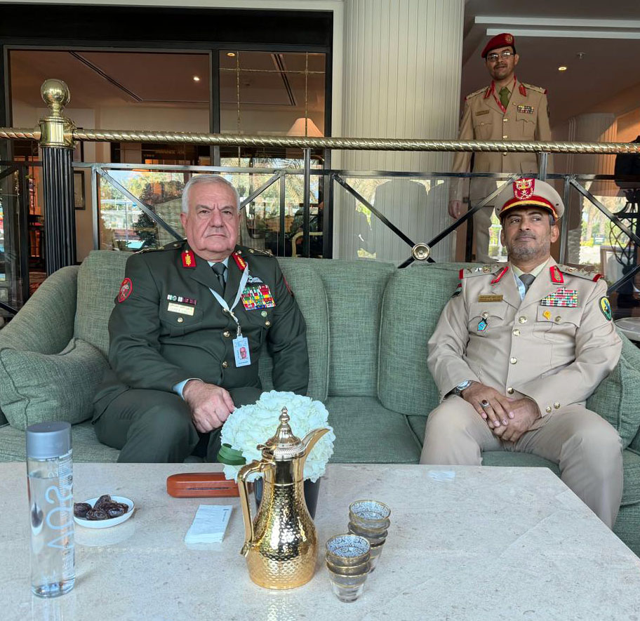 الحنيطي يلتقي عدداً من القادة العسكريين على هامش حوار المنامة 2025 