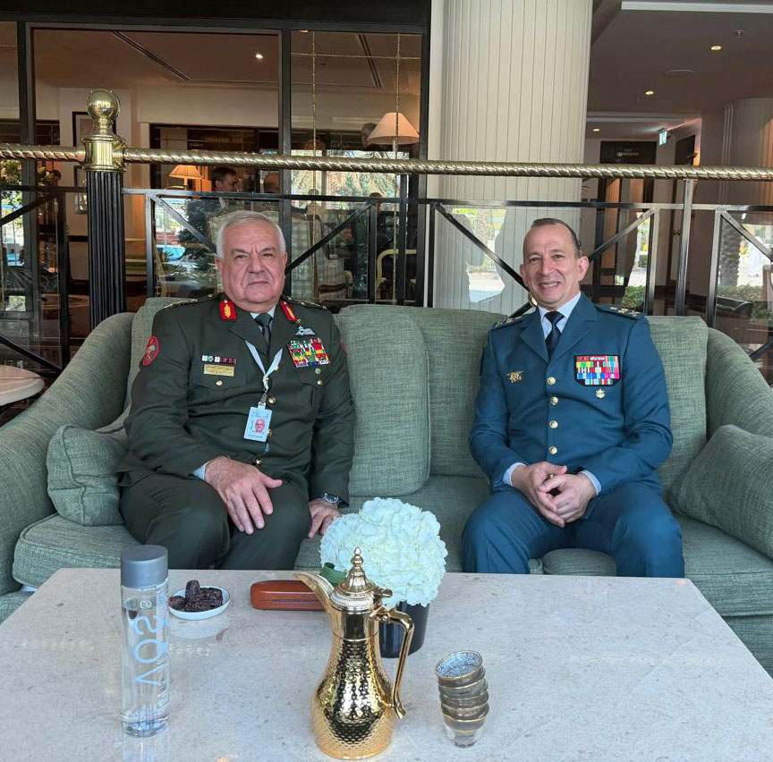 الحنيطي يلتقي عدداً من القادة العسكريين على هامش حوار المنامة 2025 