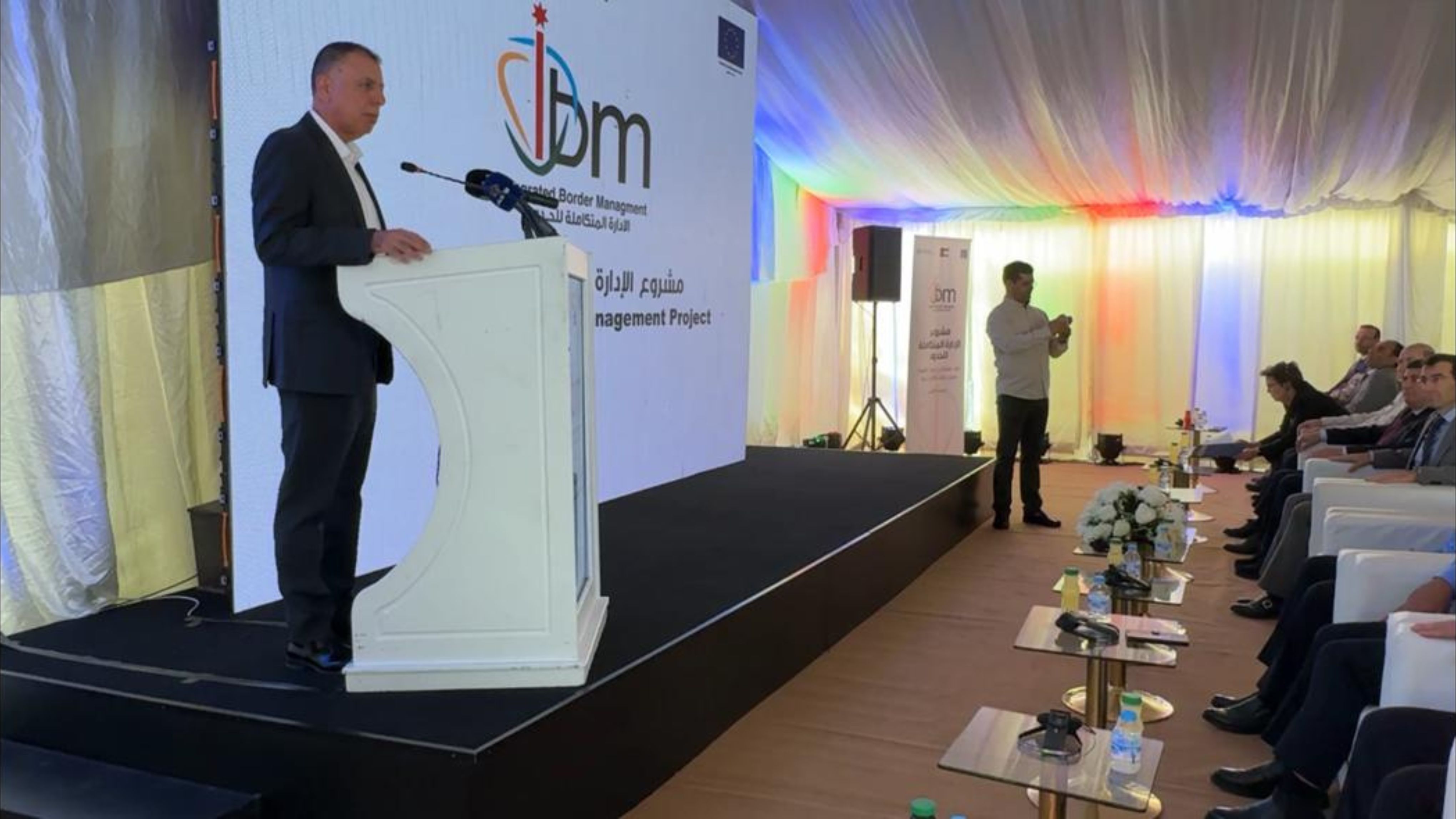 وزير الداخلية يفتتح غرفة إدارة العمليات الحدودية المتكاملة في معبر وادي عربة