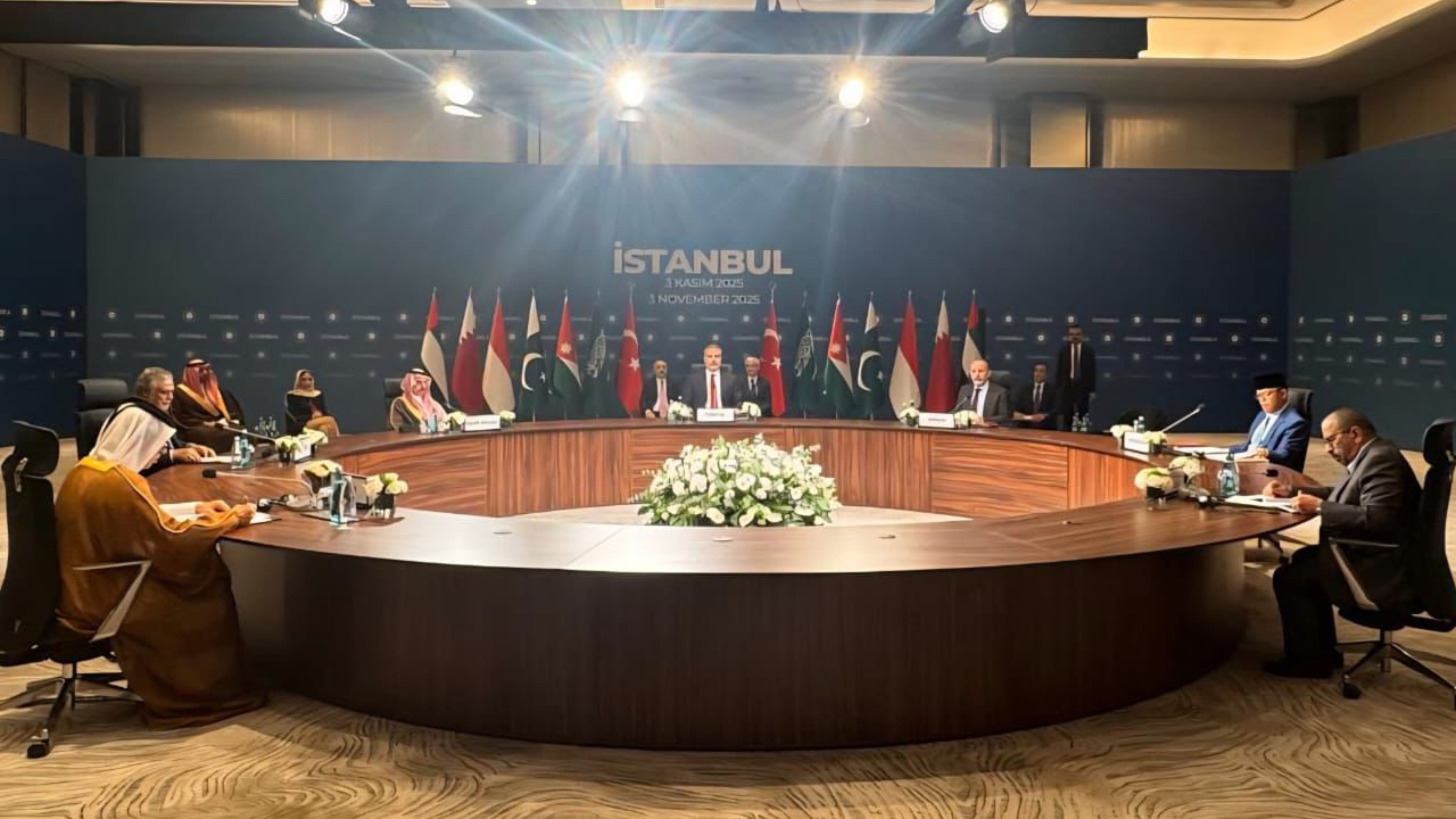 الصفدي يشارك في الاجتماع الوزاري بشأن غزة في إسطنبول