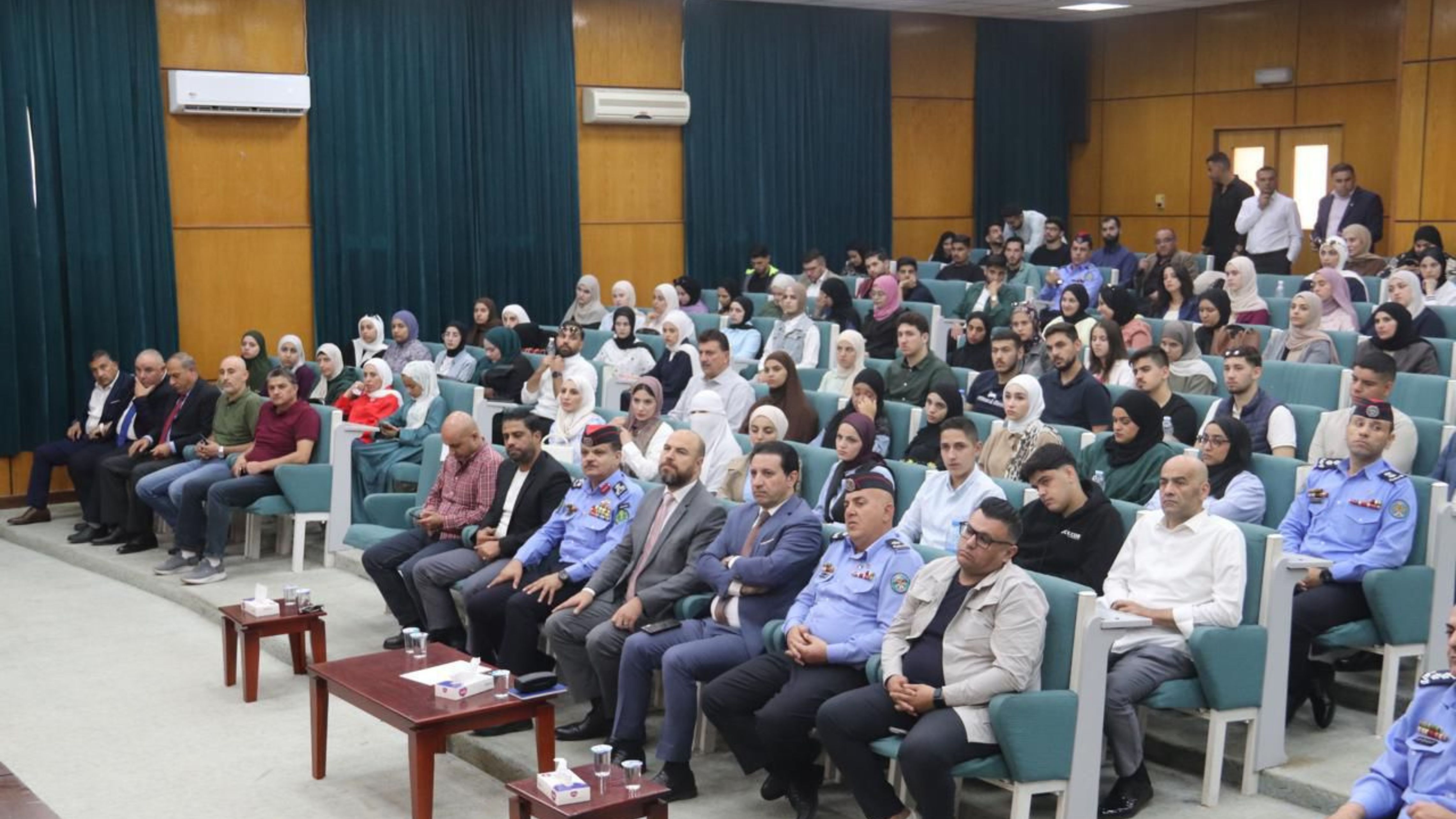 تواصل فعاليات الأسبوع التوعوي الجامعي بالحوار نبني بيئة جامعية آمنة