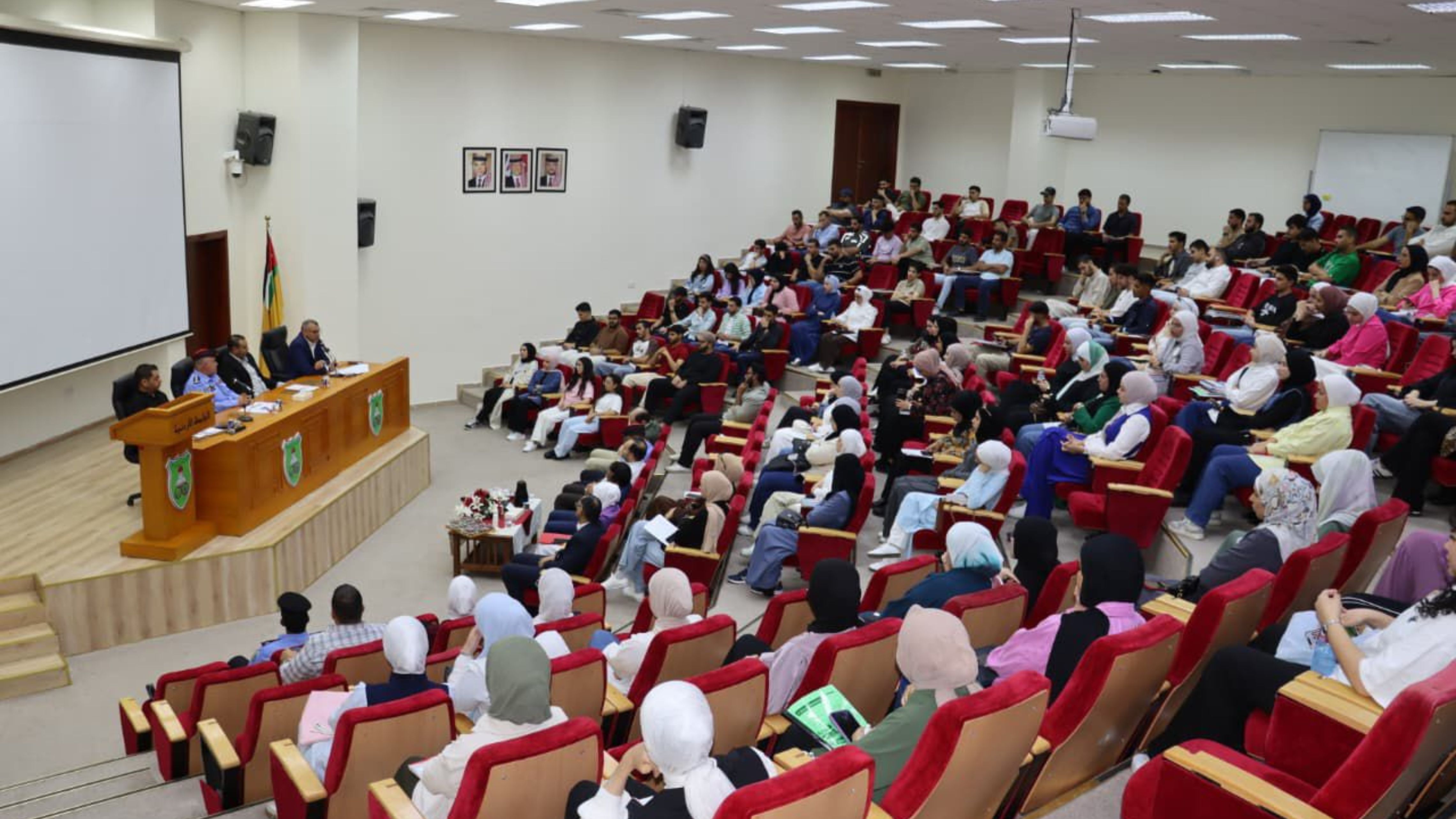 تواصل فعاليات الأسبوع التوعوي الجامعي بالحوار نبني بيئة جامعية آمنة