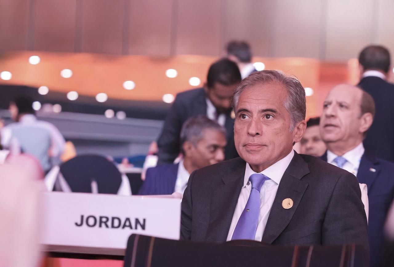 مندوبا عن الملك..رئيس الوزراء يشارك في القمة العالمية الثانية للتنمية الاجتماعية التي انطلقت أعمالها في الدوحة