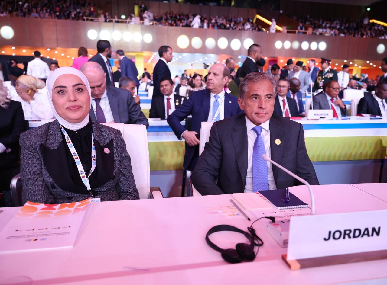 مندوبا عن الملك..رئيس الوزراء يشارك في القمة العالمية الثانية للتنمية الاجتماعية التي انطلقت أعمالها في الدوحة